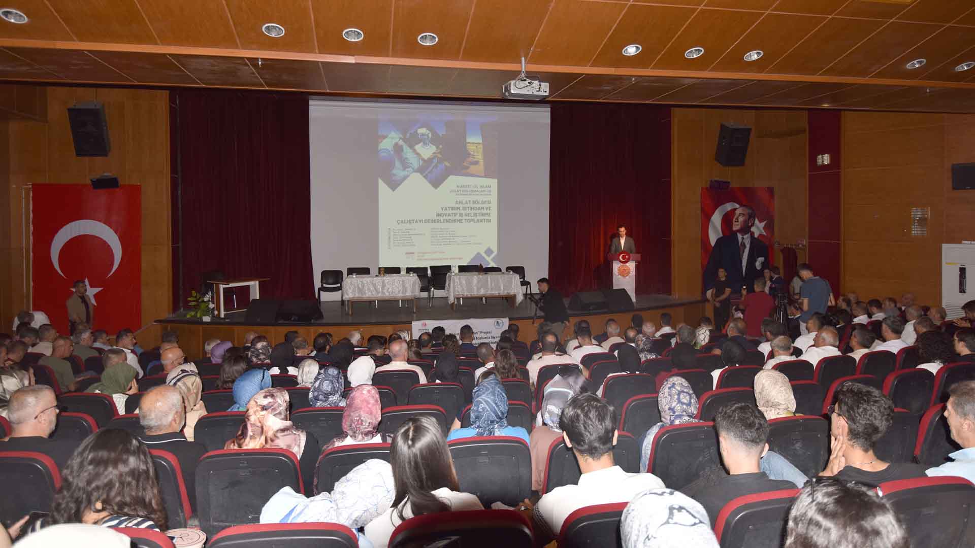 Ahlat’ta Yatırım Ve İstihdam Çalıştayı Değerlendirildi