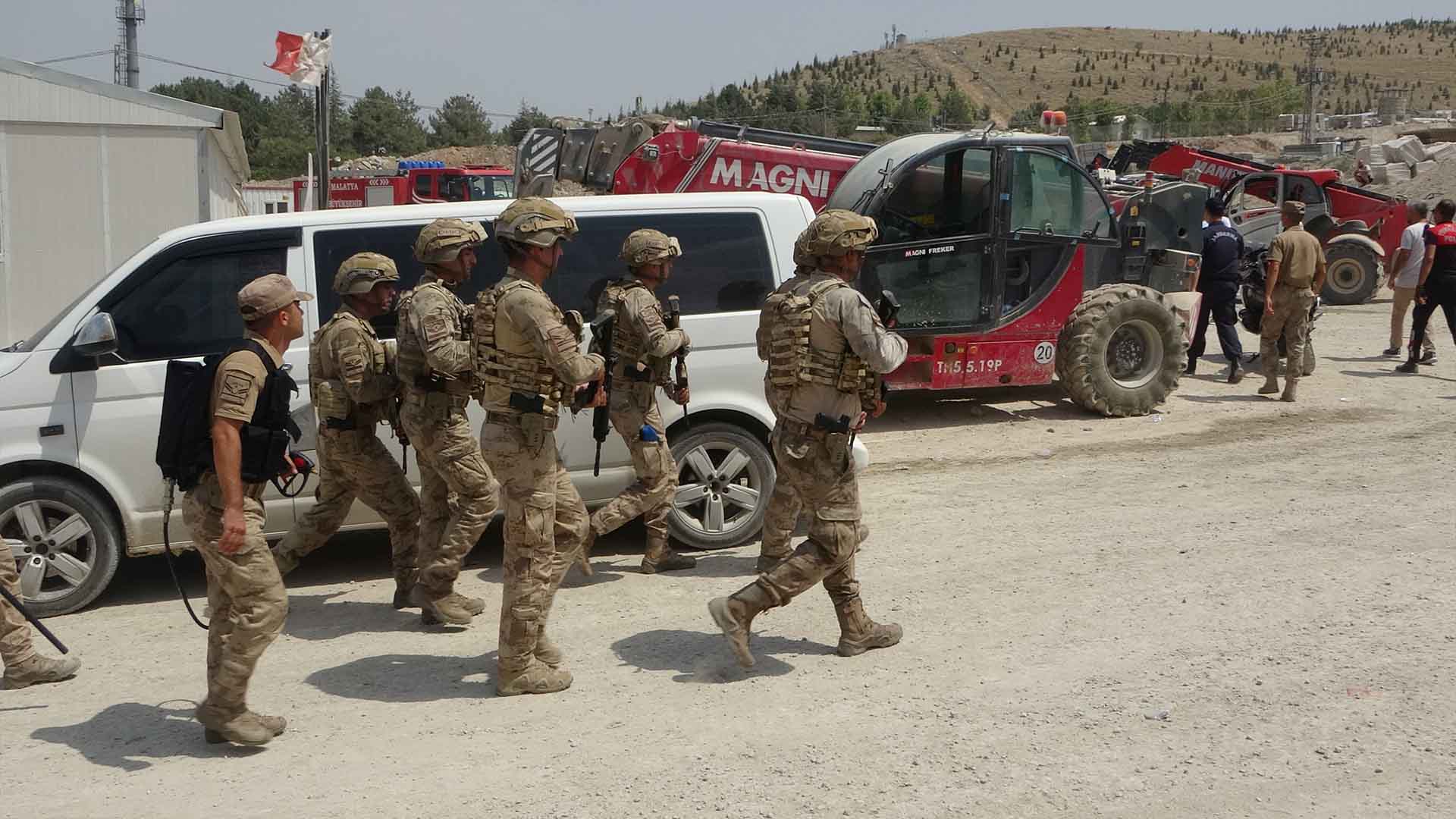 Battalgazi'de Şantiyede Silahlı Ve Bıçaklı Kavga, 2’Si Ağır 7 Yaralı 2