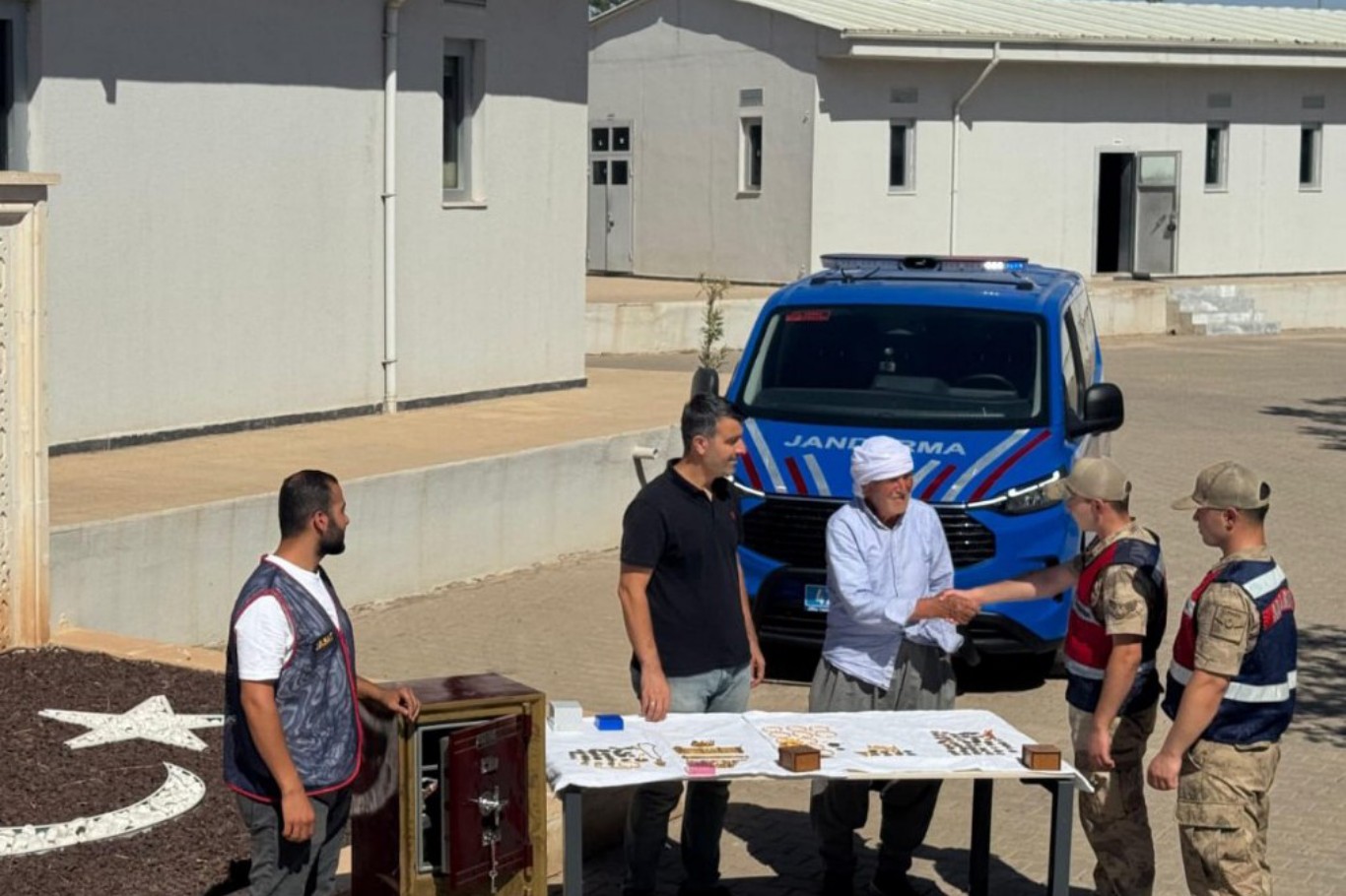 Bf0579Fe 8C43 4870 9A4D 6E46525Afb9C