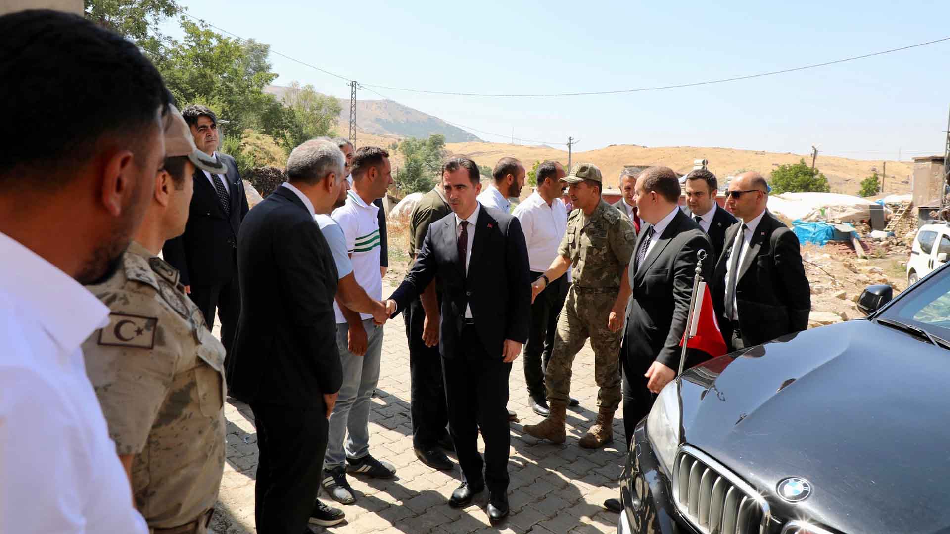 Bitlis Valisi Karakaya, Şehit Ailesine Ziyaret Etti