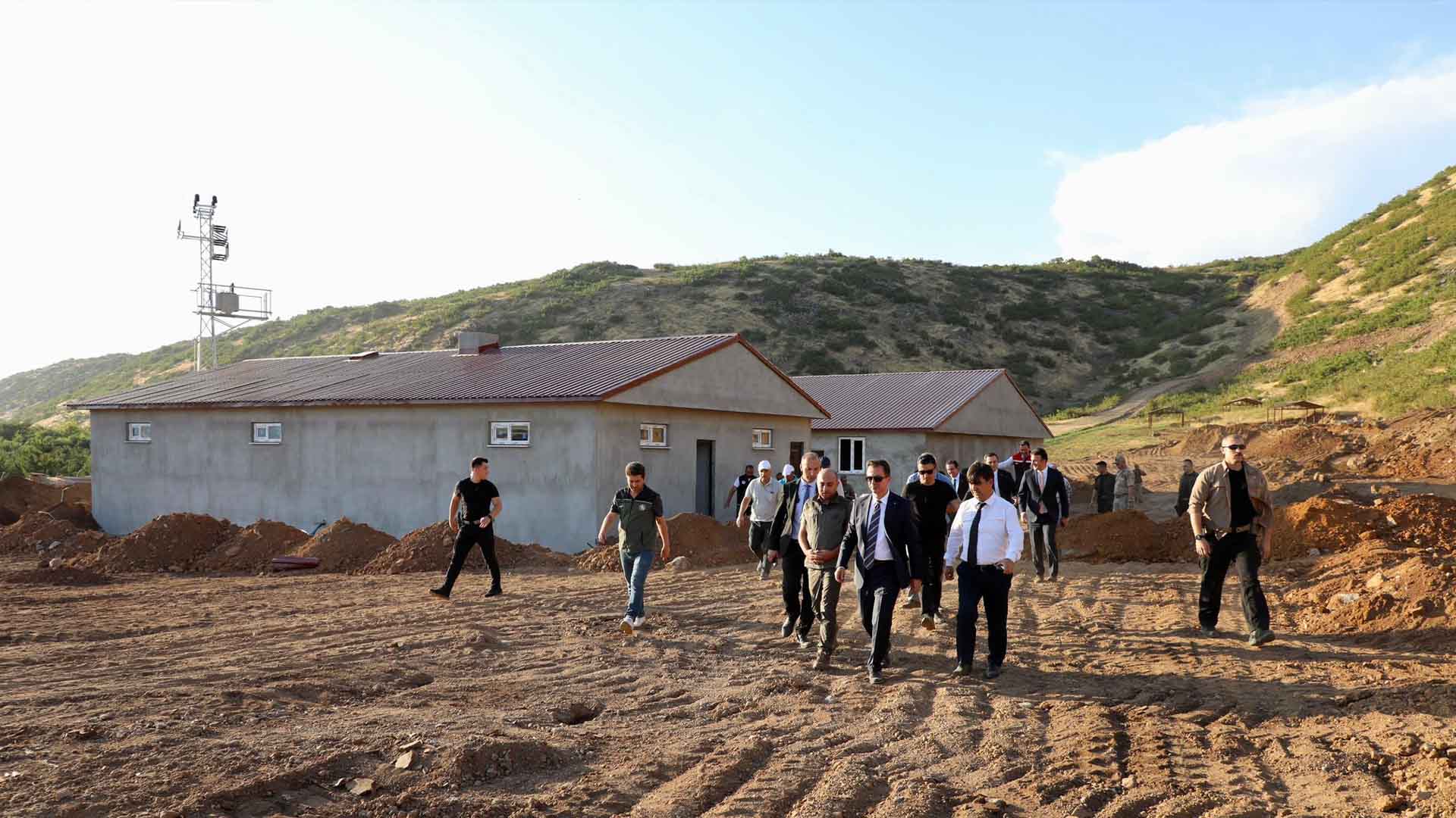 Bitlis Valisi Karakaya Sokak Hayvanları Doğal Yaşam Alanını İnceledi 1