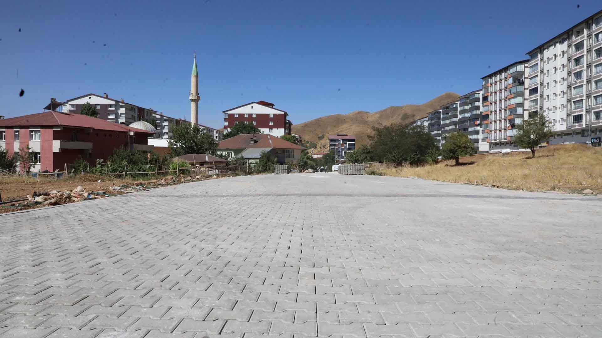 Bitlis'in Hüsrevpaşa Mahallesi’nde Yol Konforu Yükseliyor 3