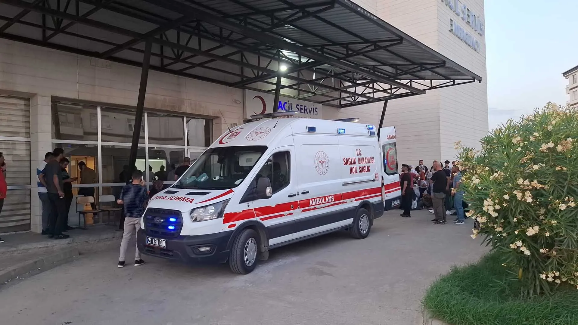 Diyarbakirda Durakta Beklerken Ugradigi Silahli Saldirida Oldu 2