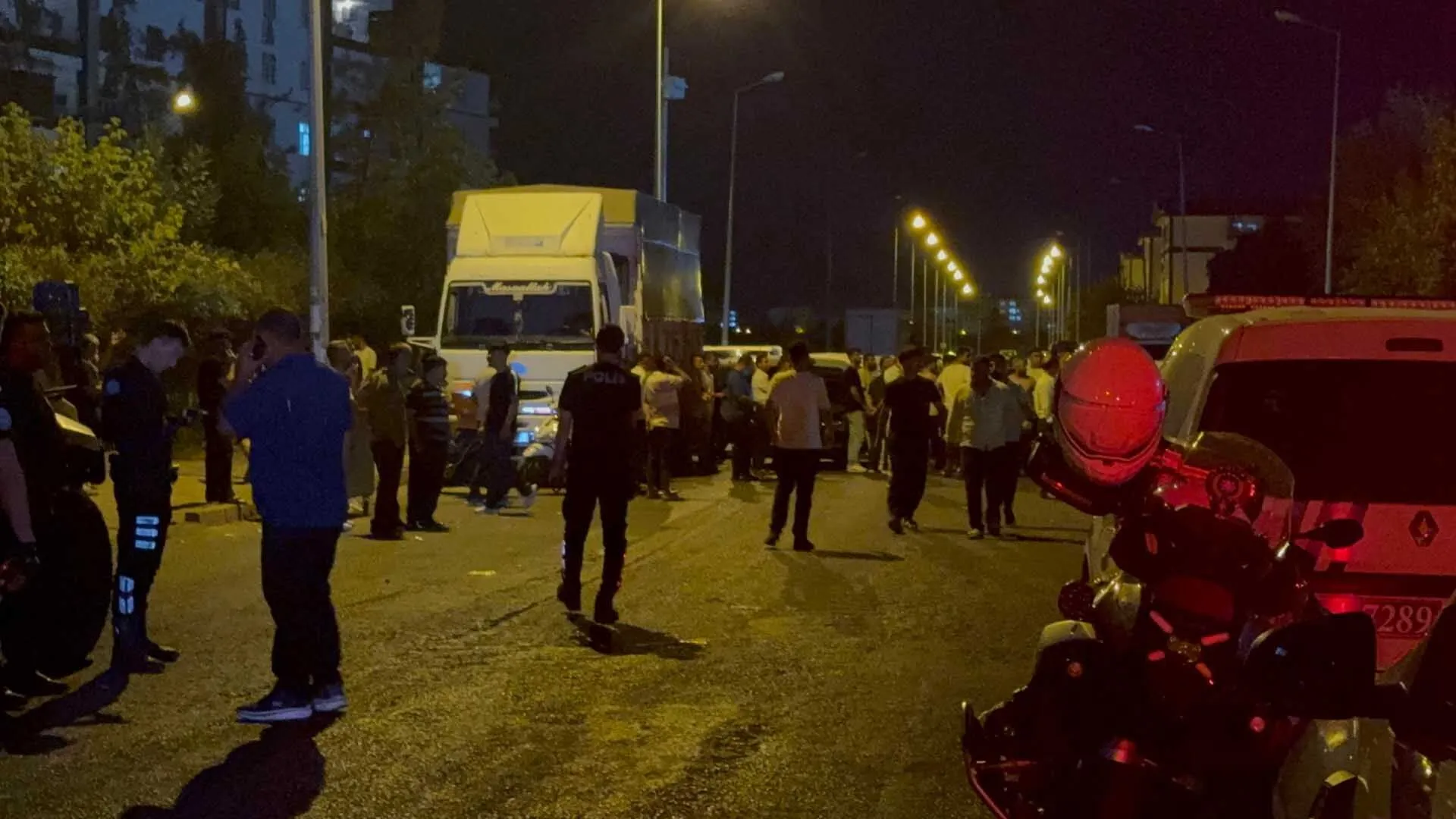 Diyarbakirda Kahvehanede Silahli Kavga 12 Yarali 4