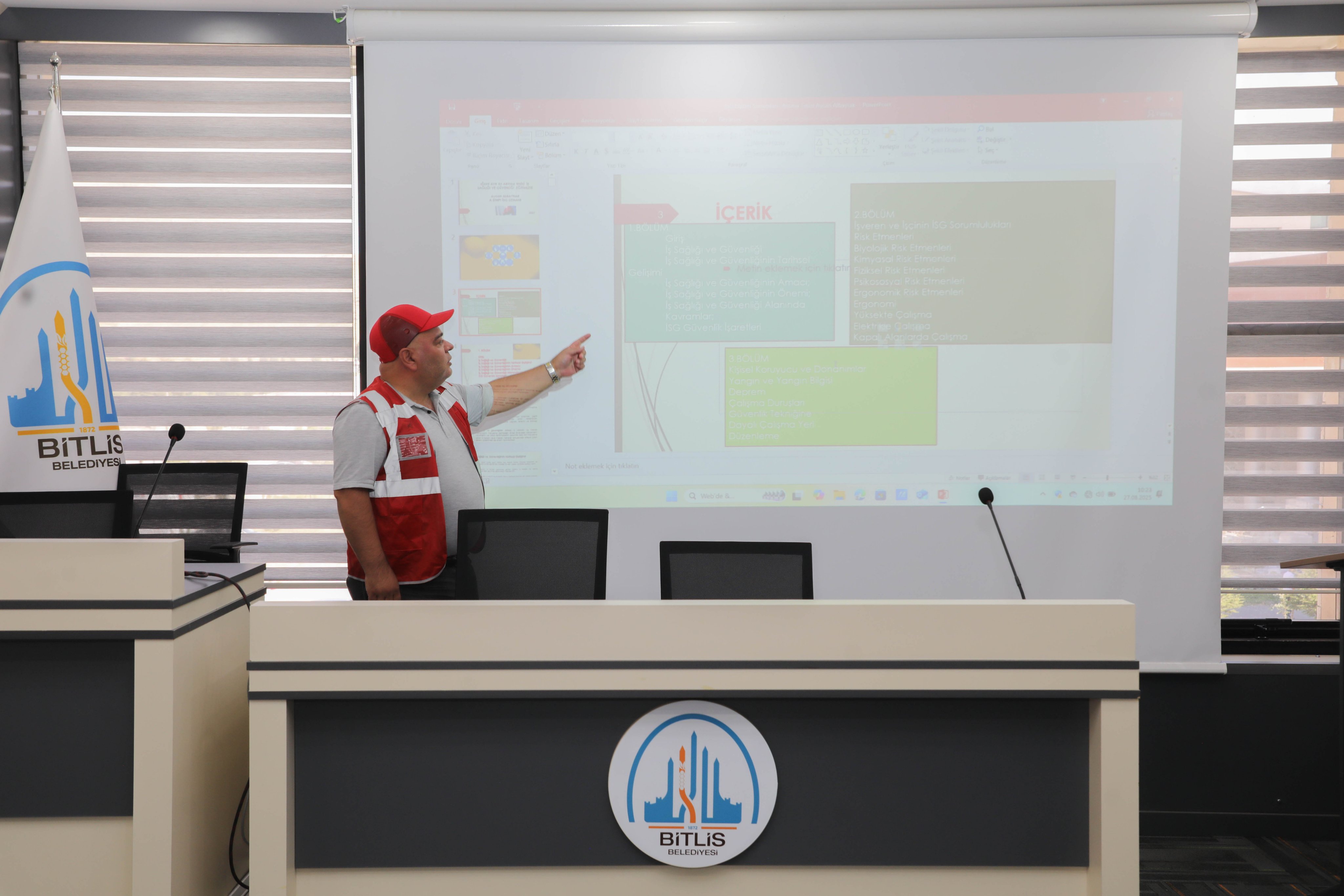 Gzb I U4 Xo A A Tyw F