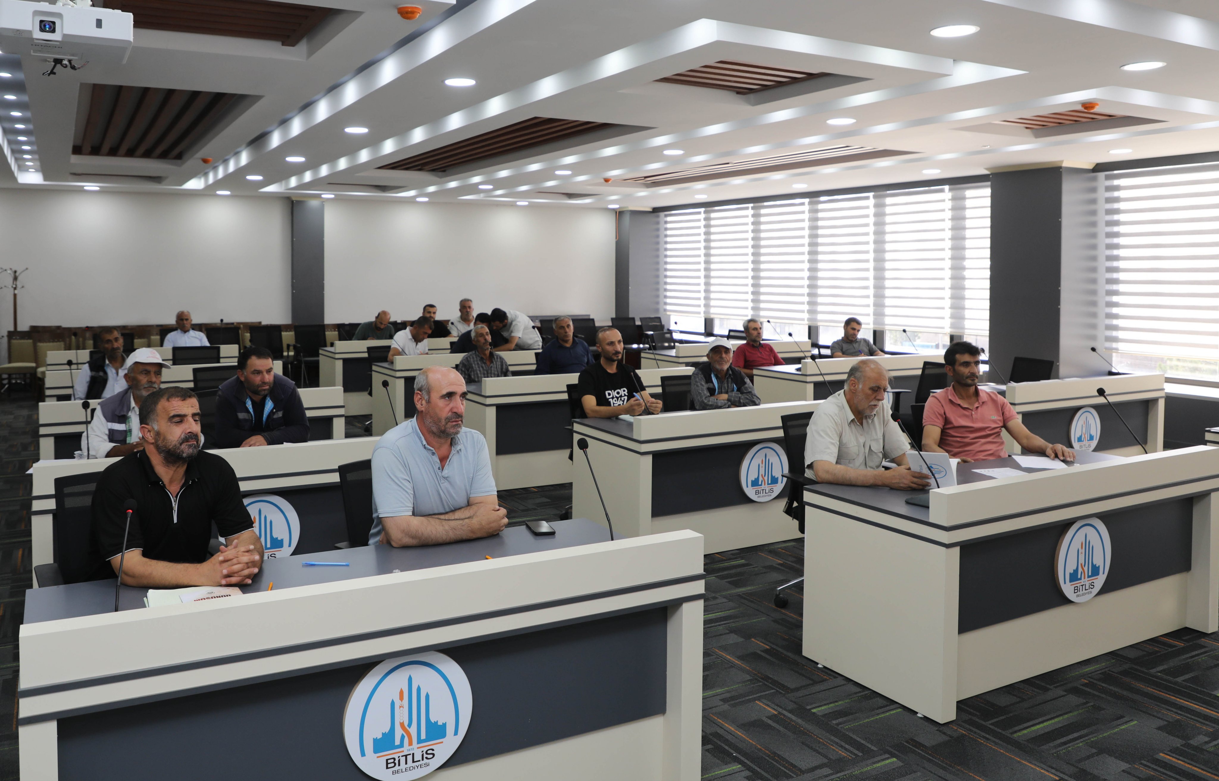 Gzb J C X M X I A A A F A2