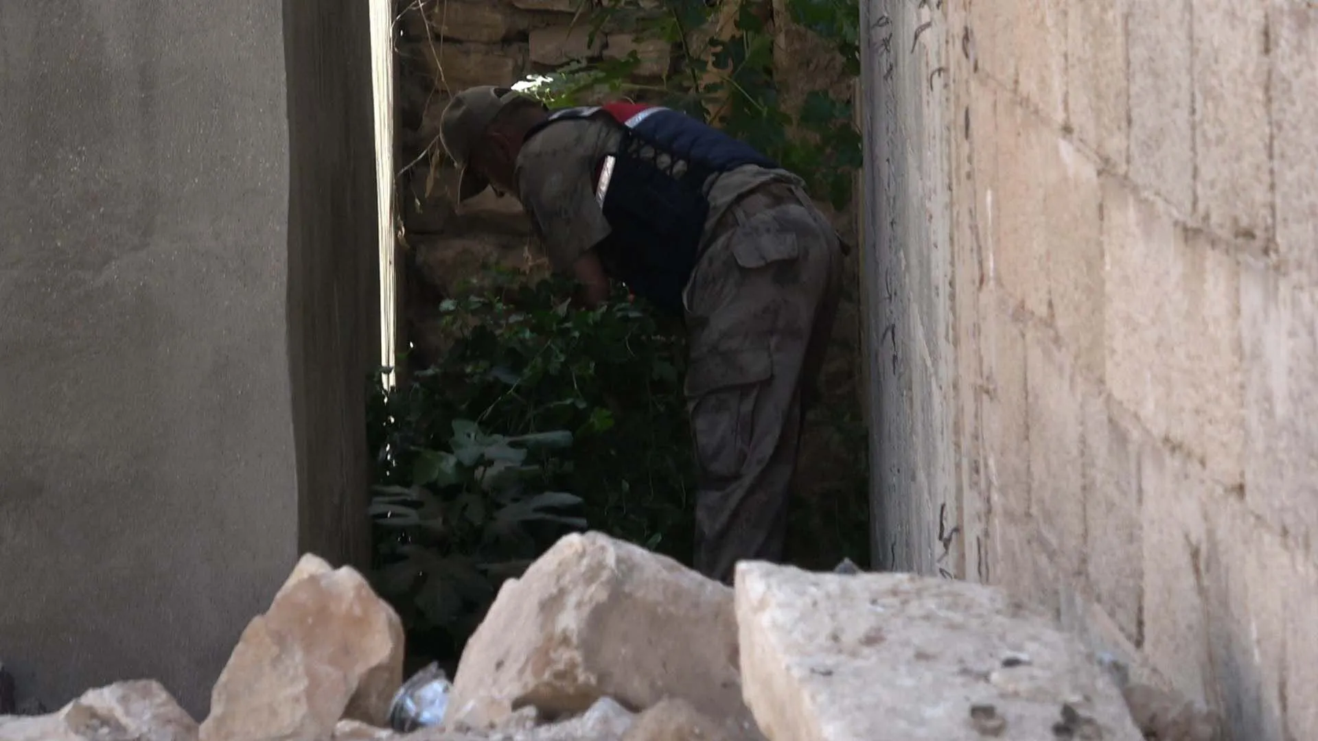 Kayip Olan 2 Yasindaki Kiz Cocugu Her Yerde Araniyor 5