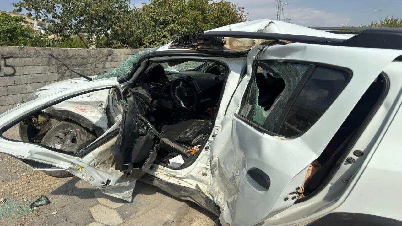 Kazada Agir Yaralanan Surucu Yasamini Yitirdi