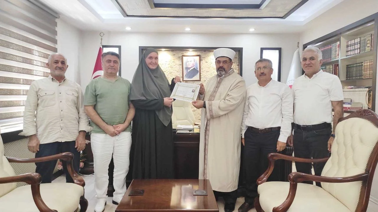 Rus Vatandasi Kadin Batmanda Musluman Oldu