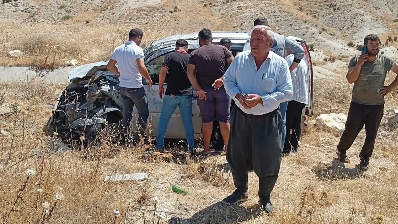 Sarampole Yuvarlanan Hafif Ticari Aracta 1 Kisi Yaralandi