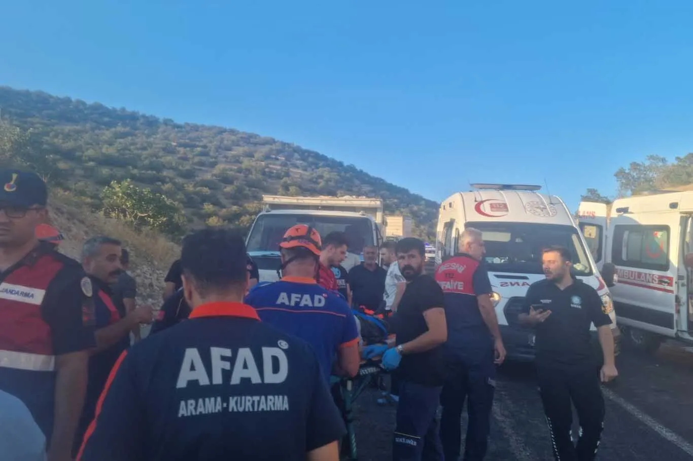 Tarim Iscilerini Tasiyan Minibus Devrildi 19 Yarali 3