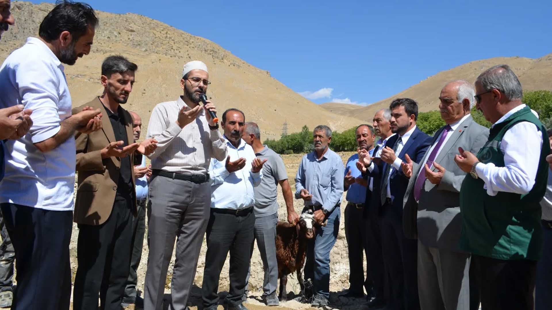 Adilcevaz’da Baraj Göletinin Ilk Betonu Döküldü 5