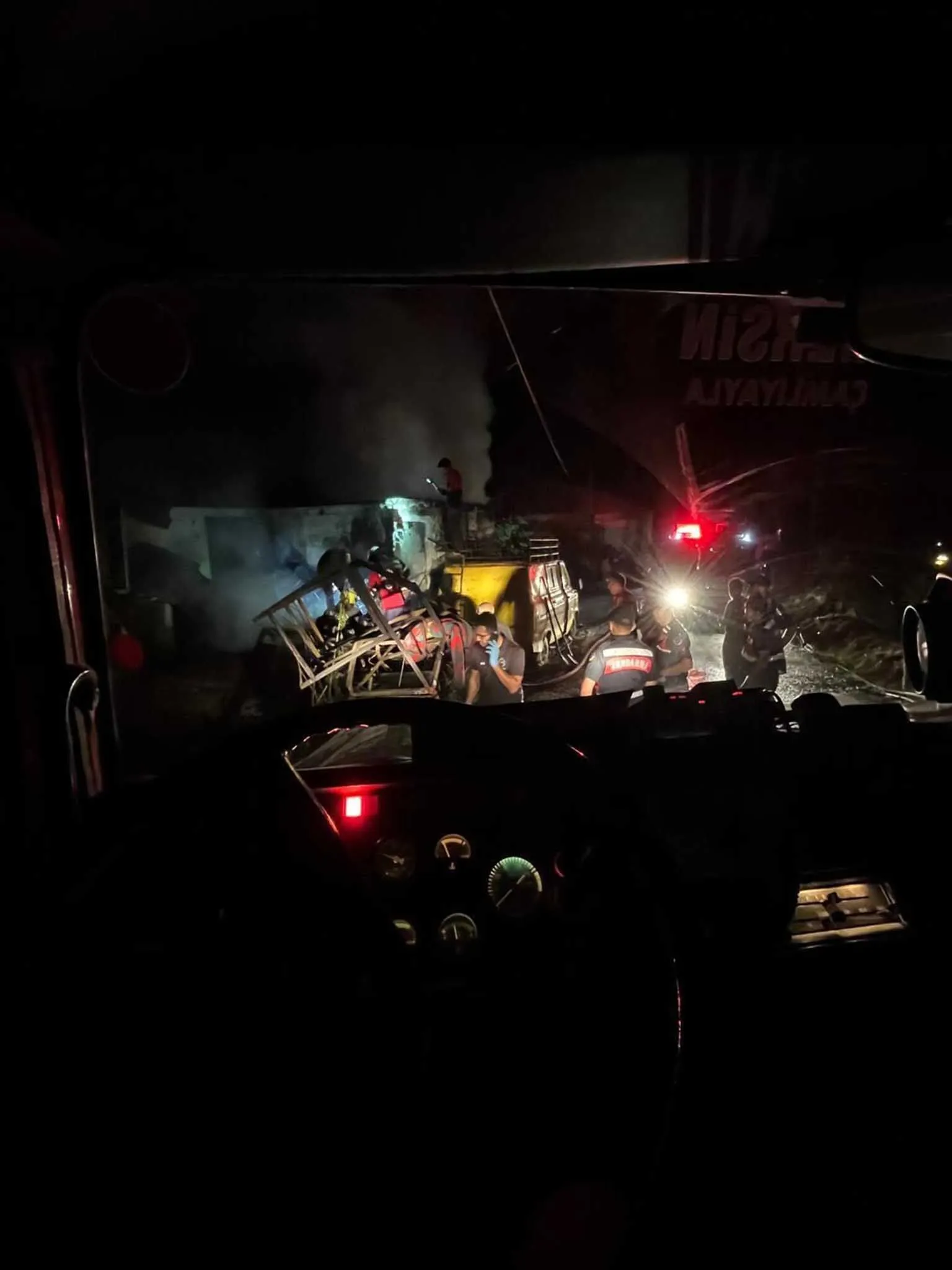 Ahsap Evde Cikan Yanginda Babaanne Ile Torunu Oldu 2