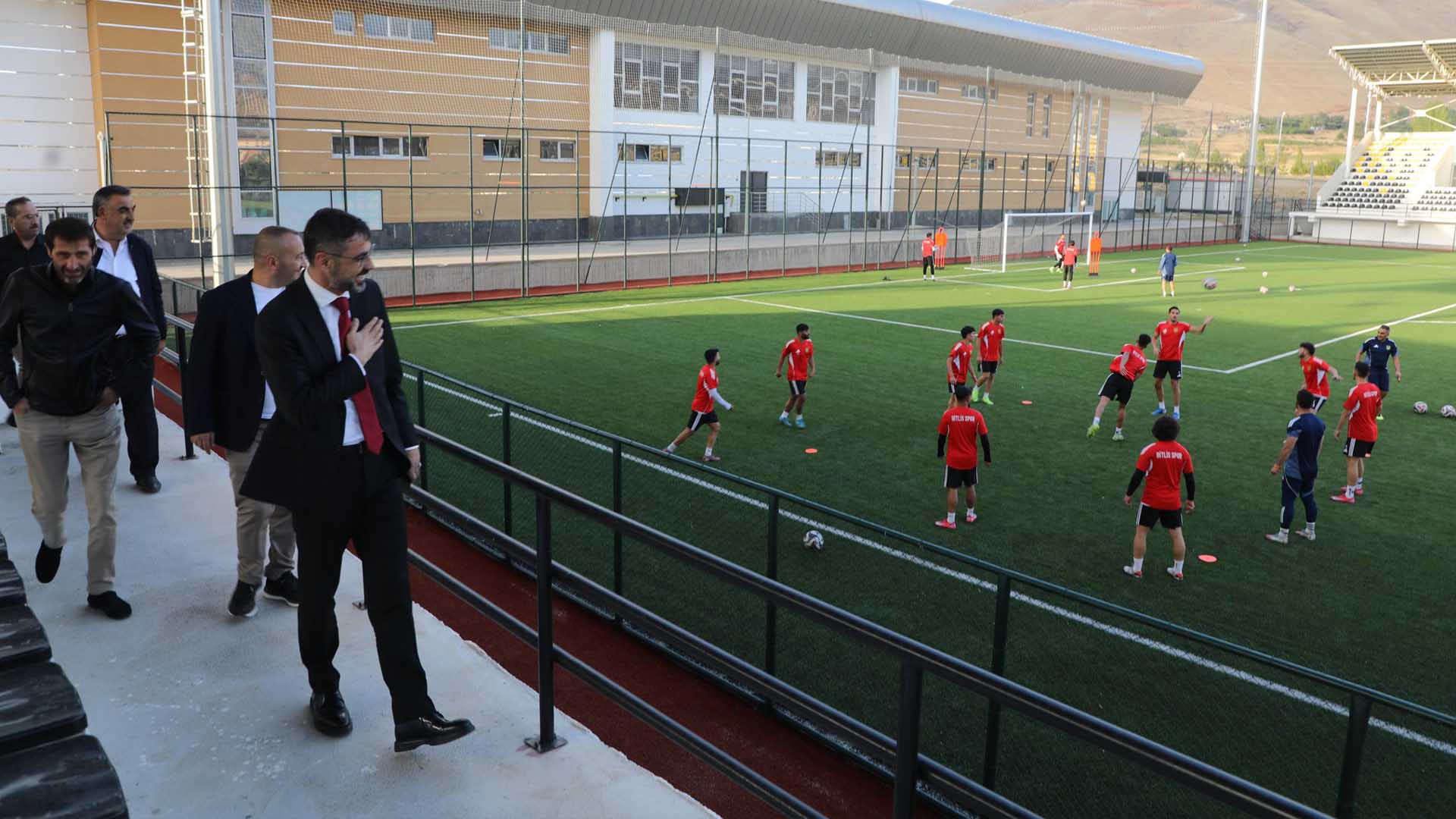 Başkan Tanğlay, Bitlis Spor’la Bir Araya Geldi 4