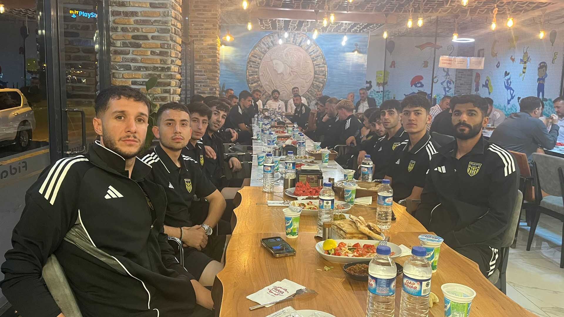 Başkan Tanğlay’dan Bitlis Spor Ile Bir Araya Geldi