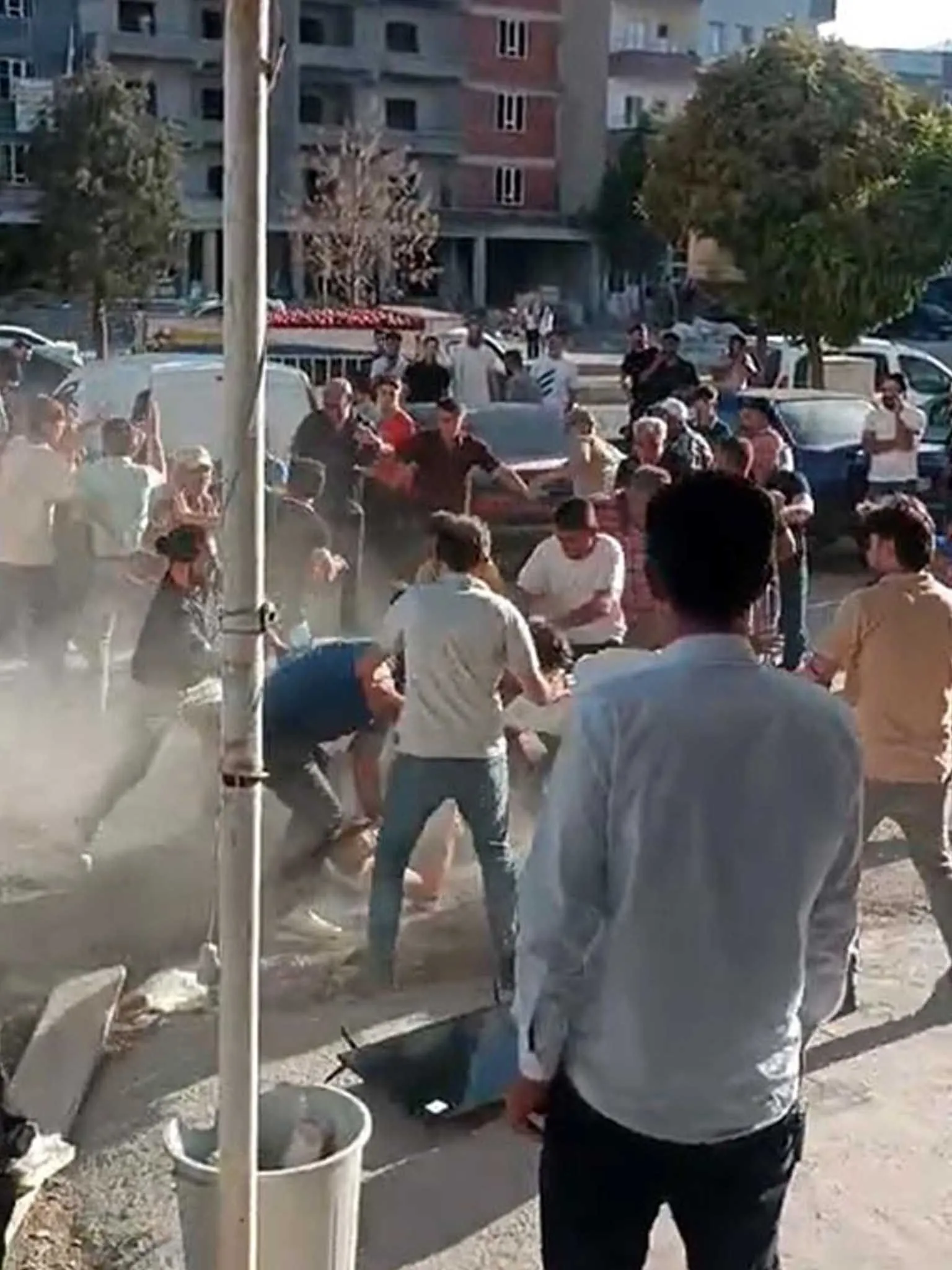 Batmanda Tasli Sopali Kavga Kamerada 6 Yarali 1