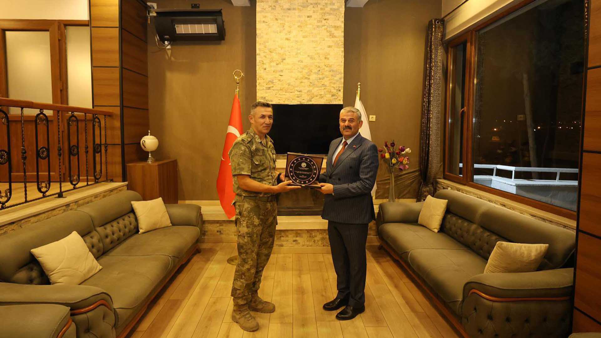 Bitlis Emniyet Müdürü Şekeroğlu’na Veda Yemeği 1