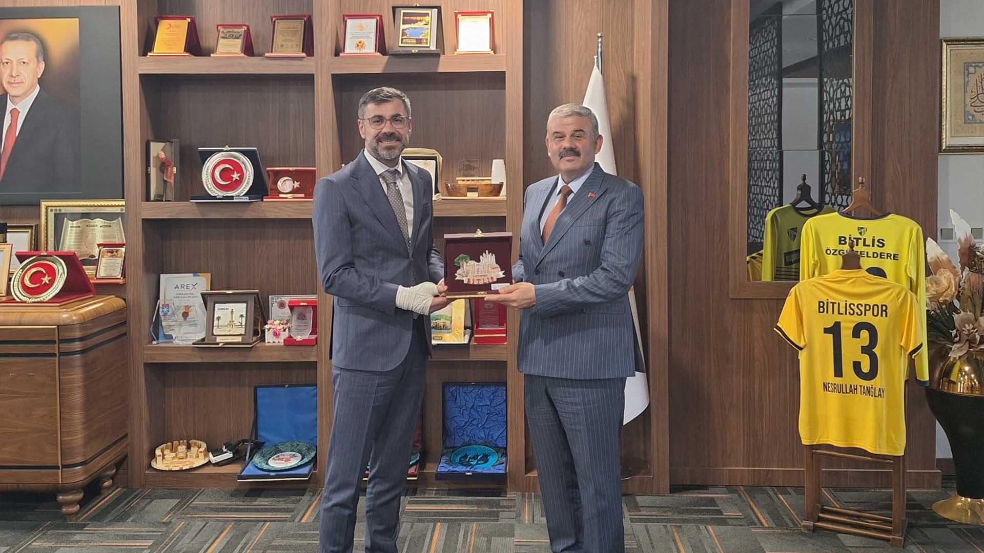 Bitlis Emniyet Müdürü Şekeroğlu’na Veda Yemeği 4