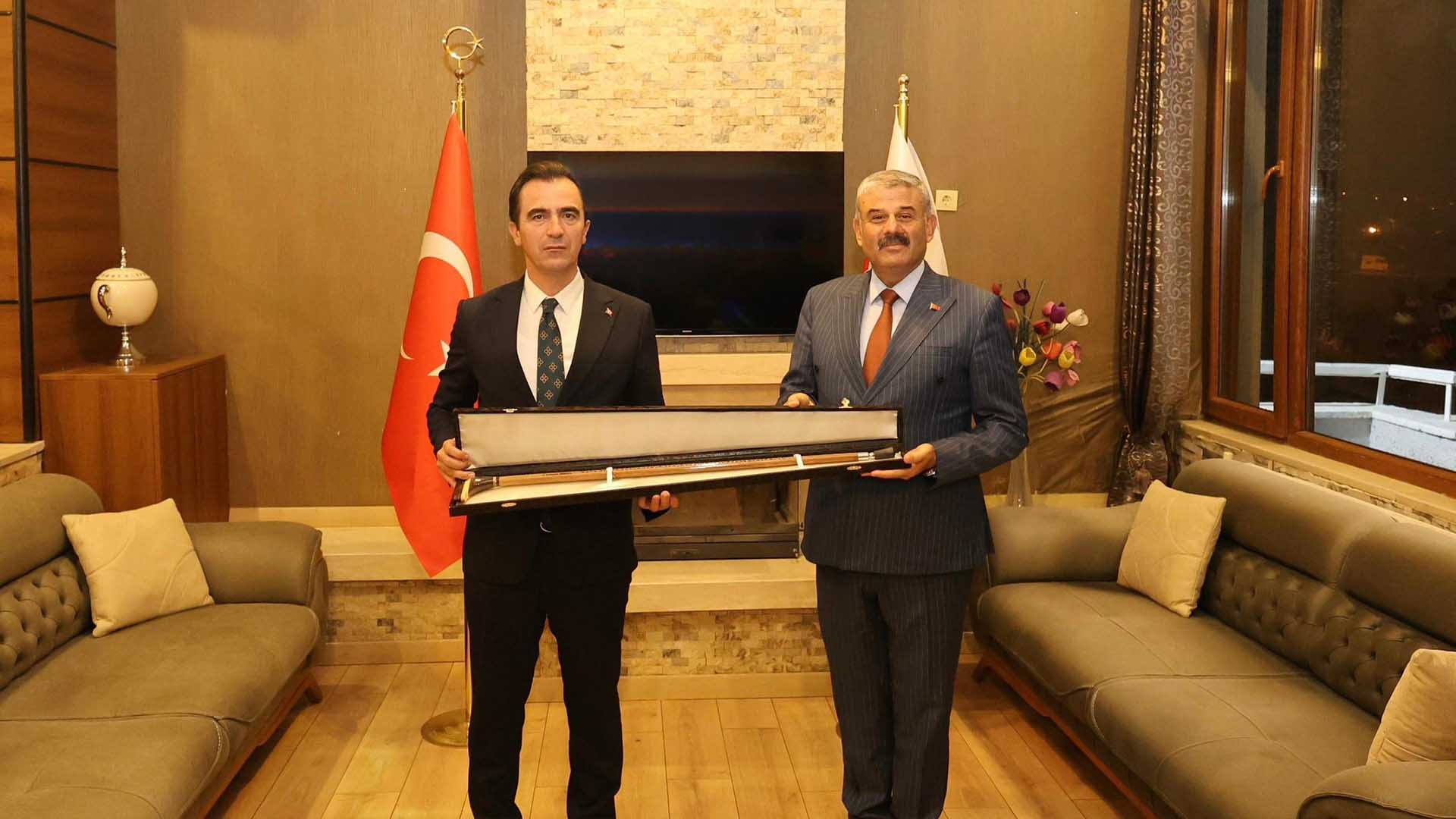 Bitlis Emniyet Müdürü Şekeroğlu’na Veda Yemeği