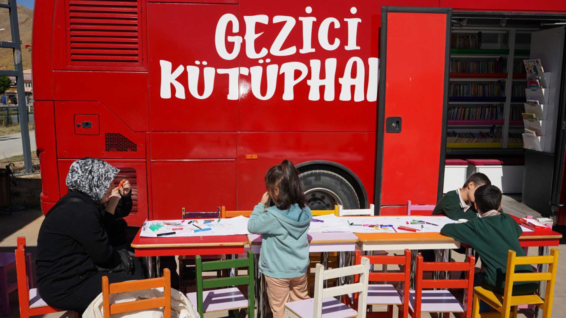 Bitlisli Çocuklardan Gezici Kütüphane'ye Yoğun İlgi 1