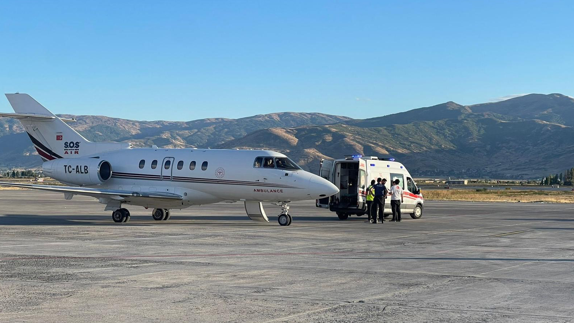 Bitlis'te Hasta Uçak Ambulansla Ankara’ya Sevk Edildi