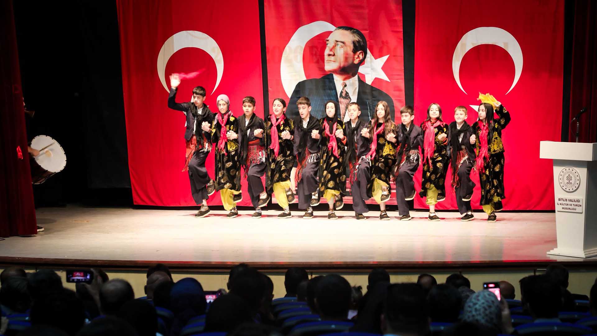 Bitlis’te İlköğretim Haftası Coşkuyla Kutlandı 6