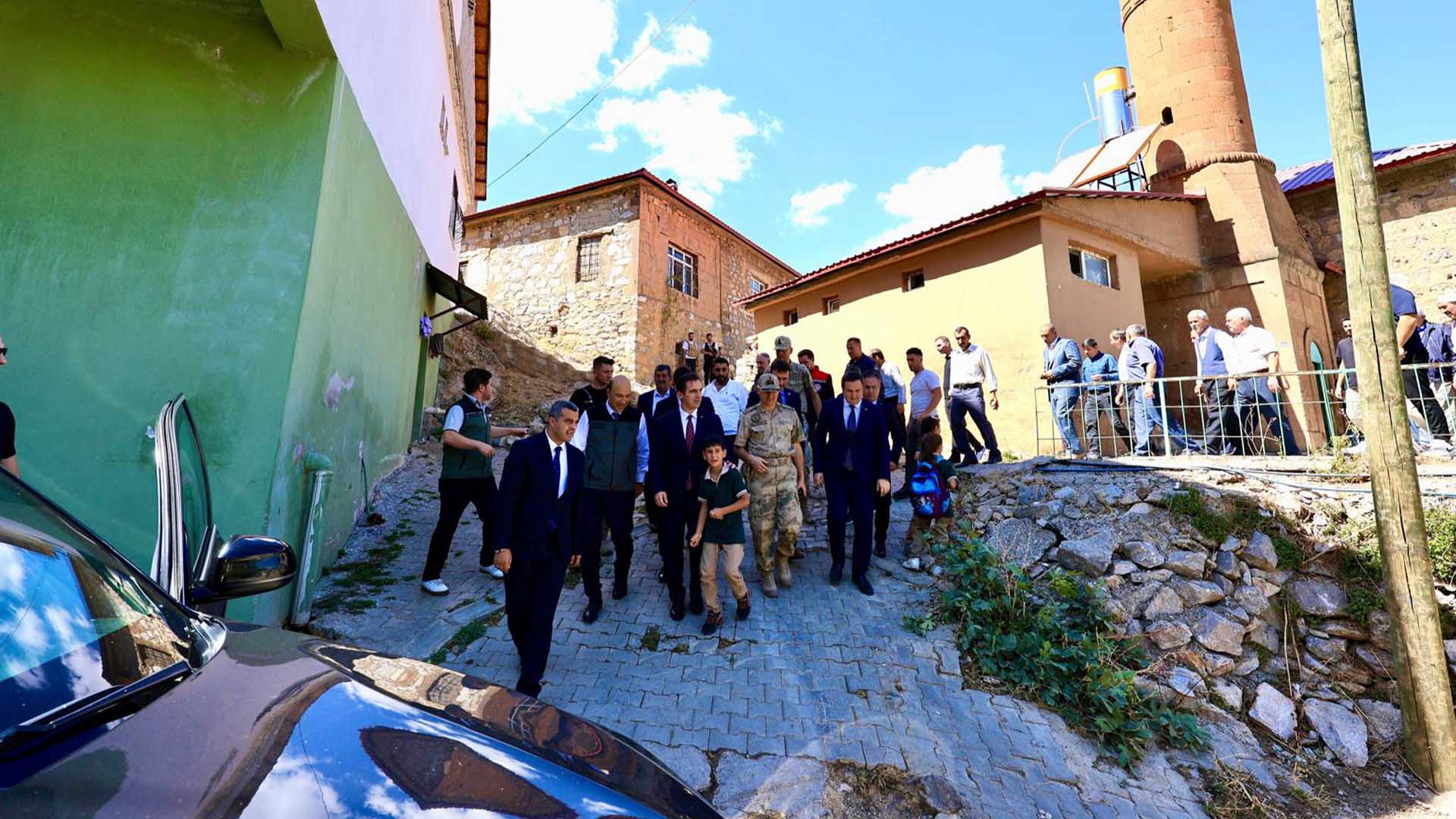 Bitlis’te Orköy Desteğiyle 14 Aileye Süt Sağım Makinesi Dağıtıldı