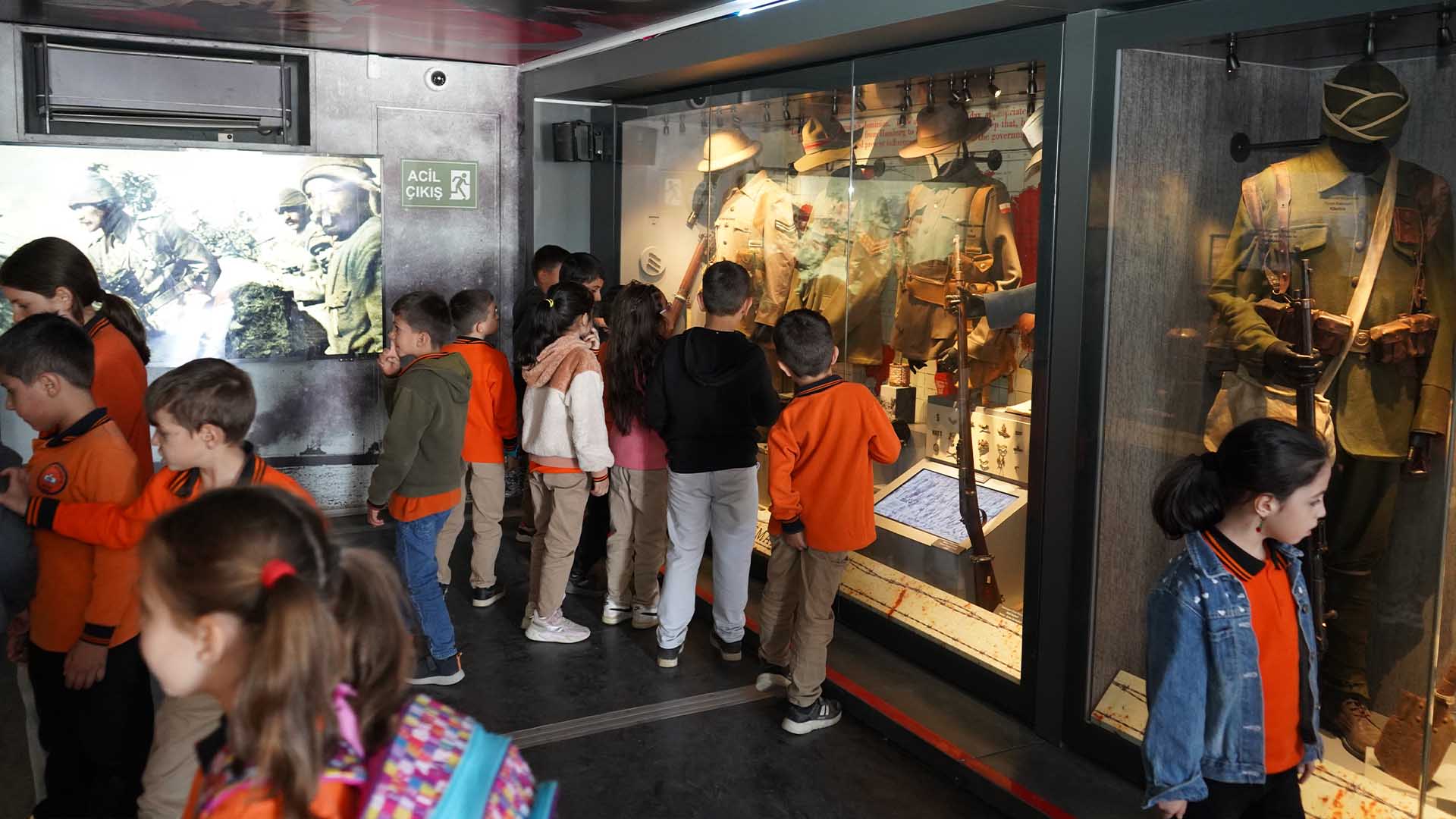 Çanakkale Savaşları Mobil Müzesi’ne Bitlislilerden Yoğun İlgi 6