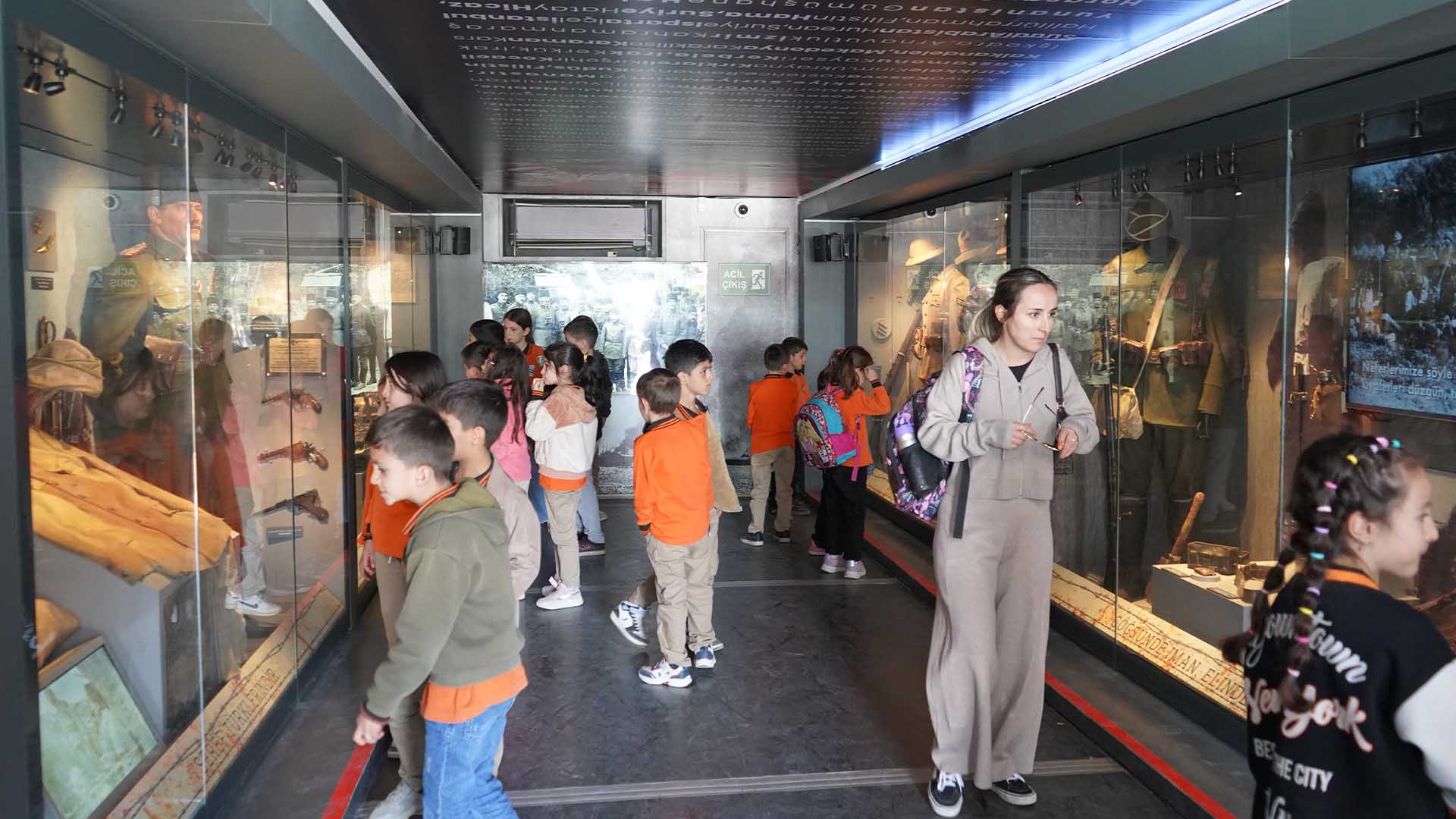 Çanakkale Savaşları Mobil Müzesi’ne Bitlislilerden Yoğun İlgi 7