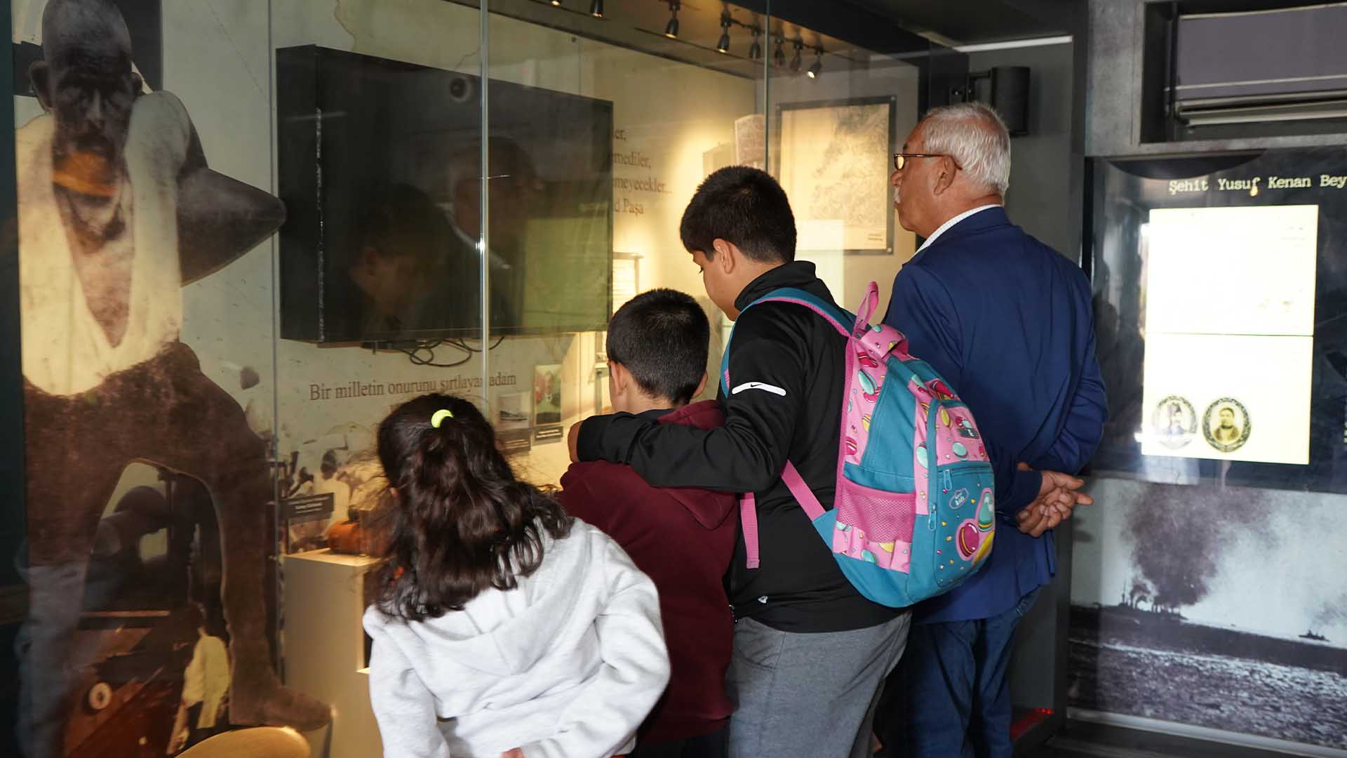 Çanakkale Savaşları Mobil Müzesi’ne Bitlislilerden Yoğun İlgi 8