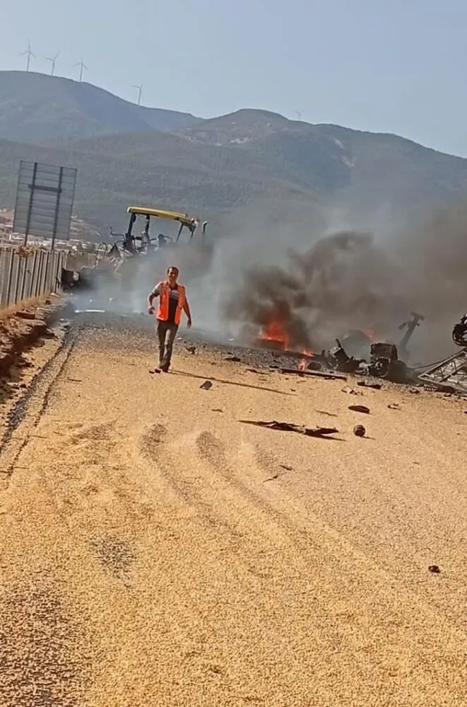 Freni Patlayan Tir Is Makinasina Carpti Araclarda Yangin Cikti 2