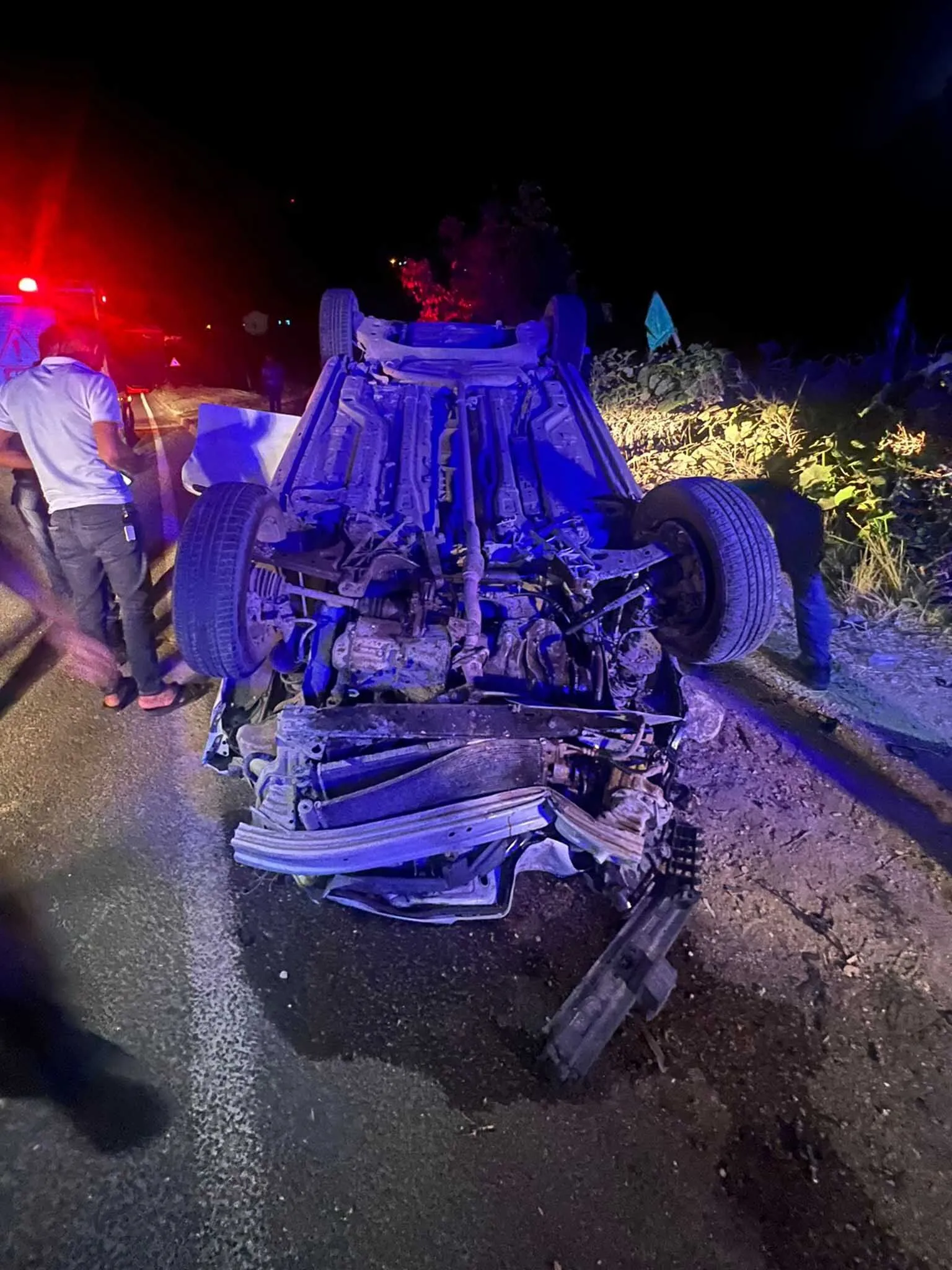 Mardinde Takla Atan Otomobildeki 3 Kisi Yaralandi 1