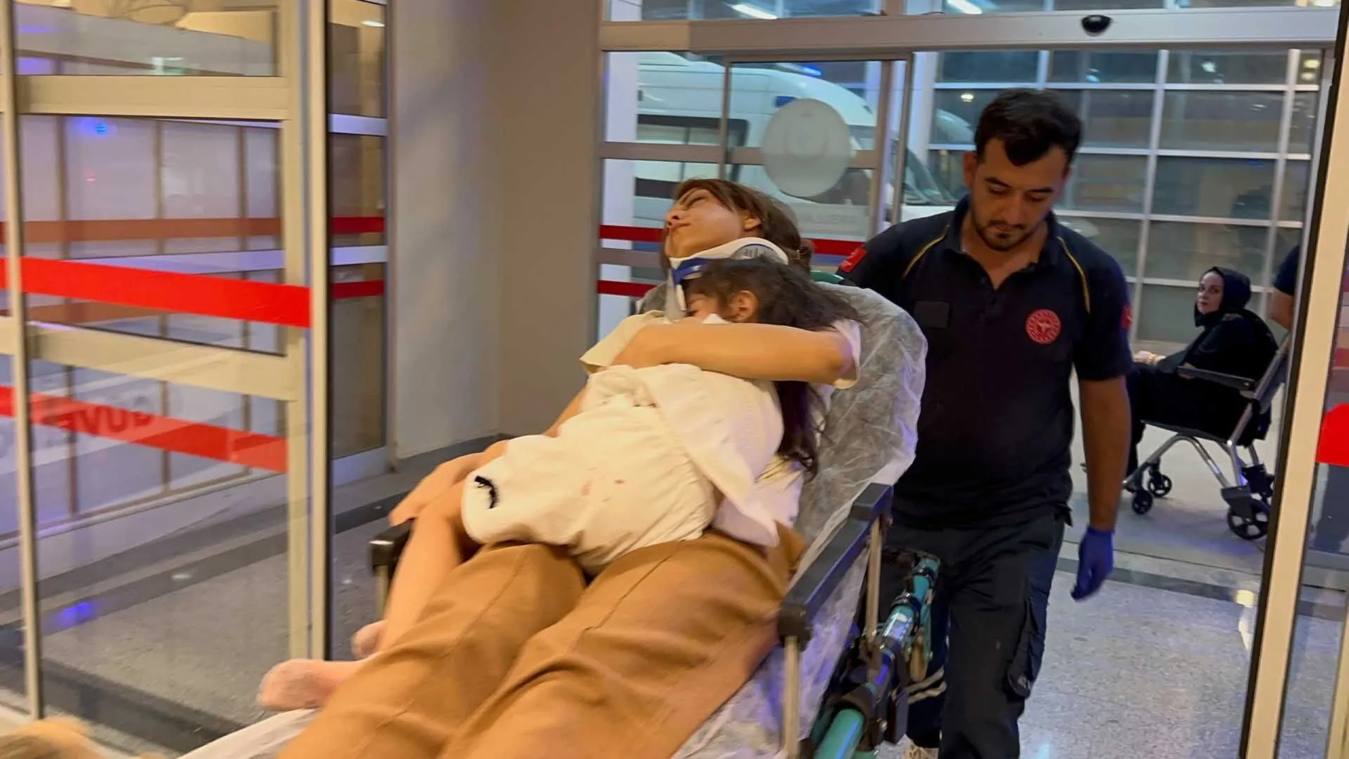 Minibus Ile Otomobil Carpisti 12 Yarali 3