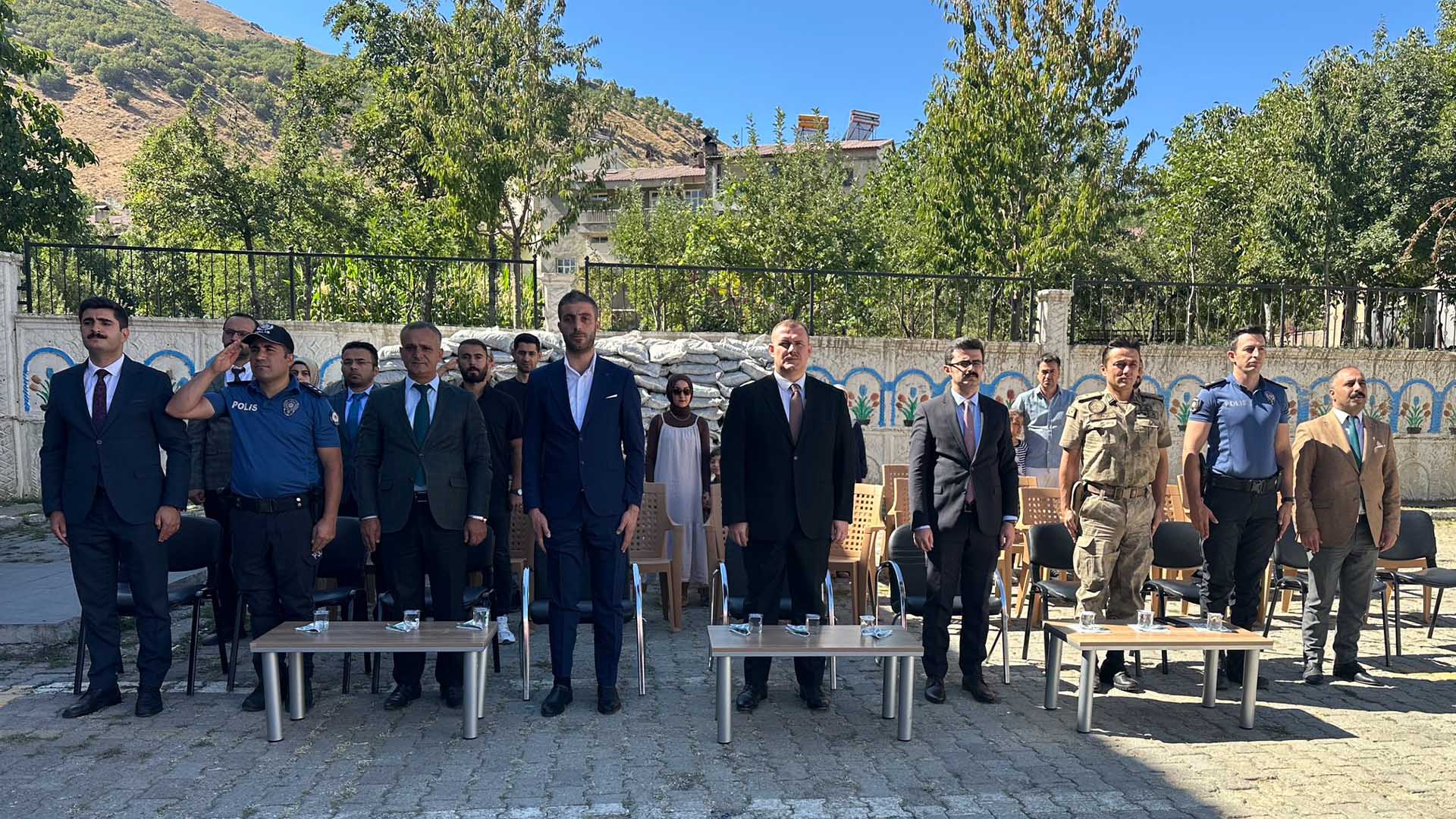 Mutki’de İlköğretim Haftası Kutlandı