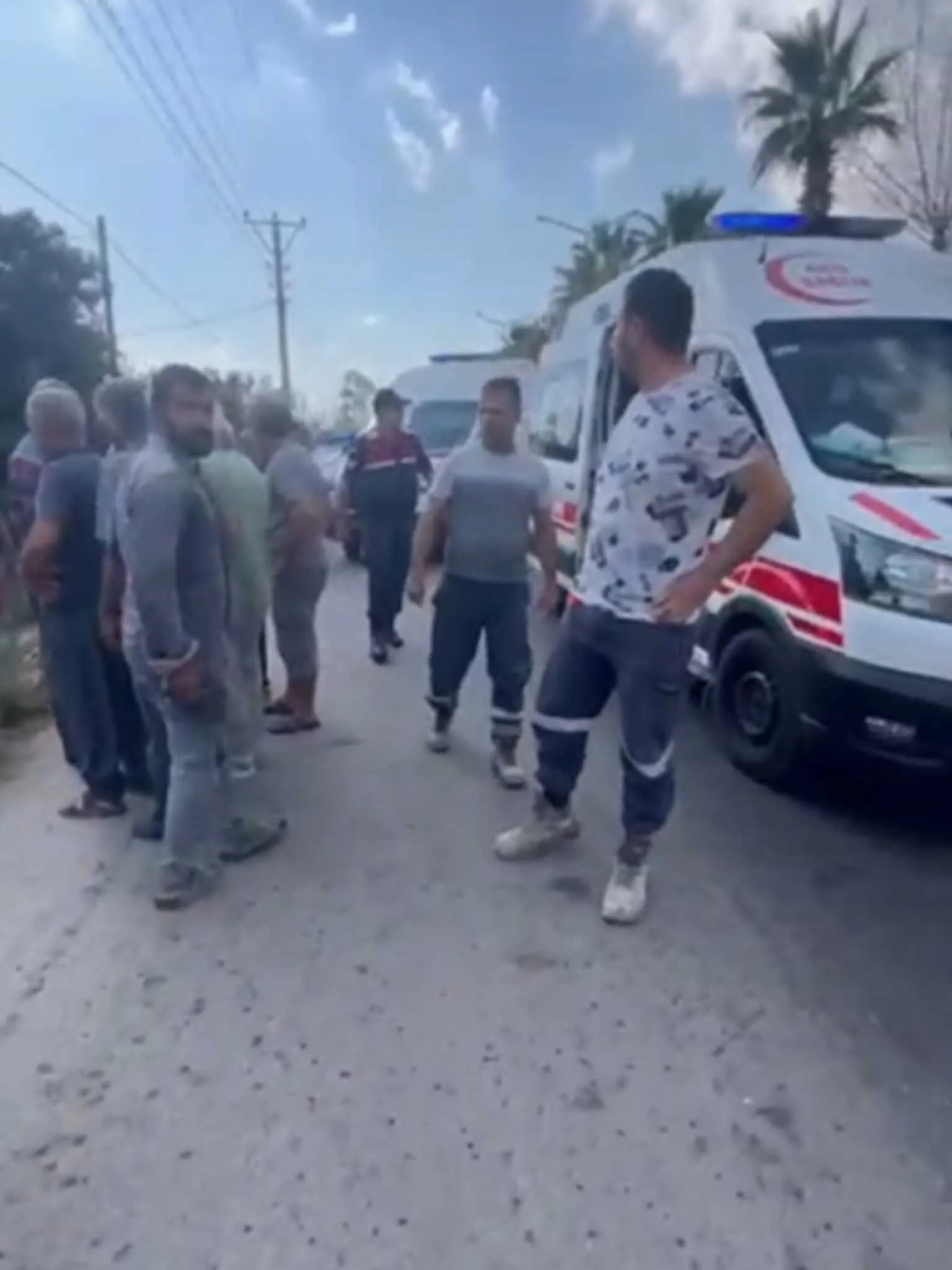 Otomobil Bahcede Calisan Iscilere Carpti 1 Olu 3 Yarali 3