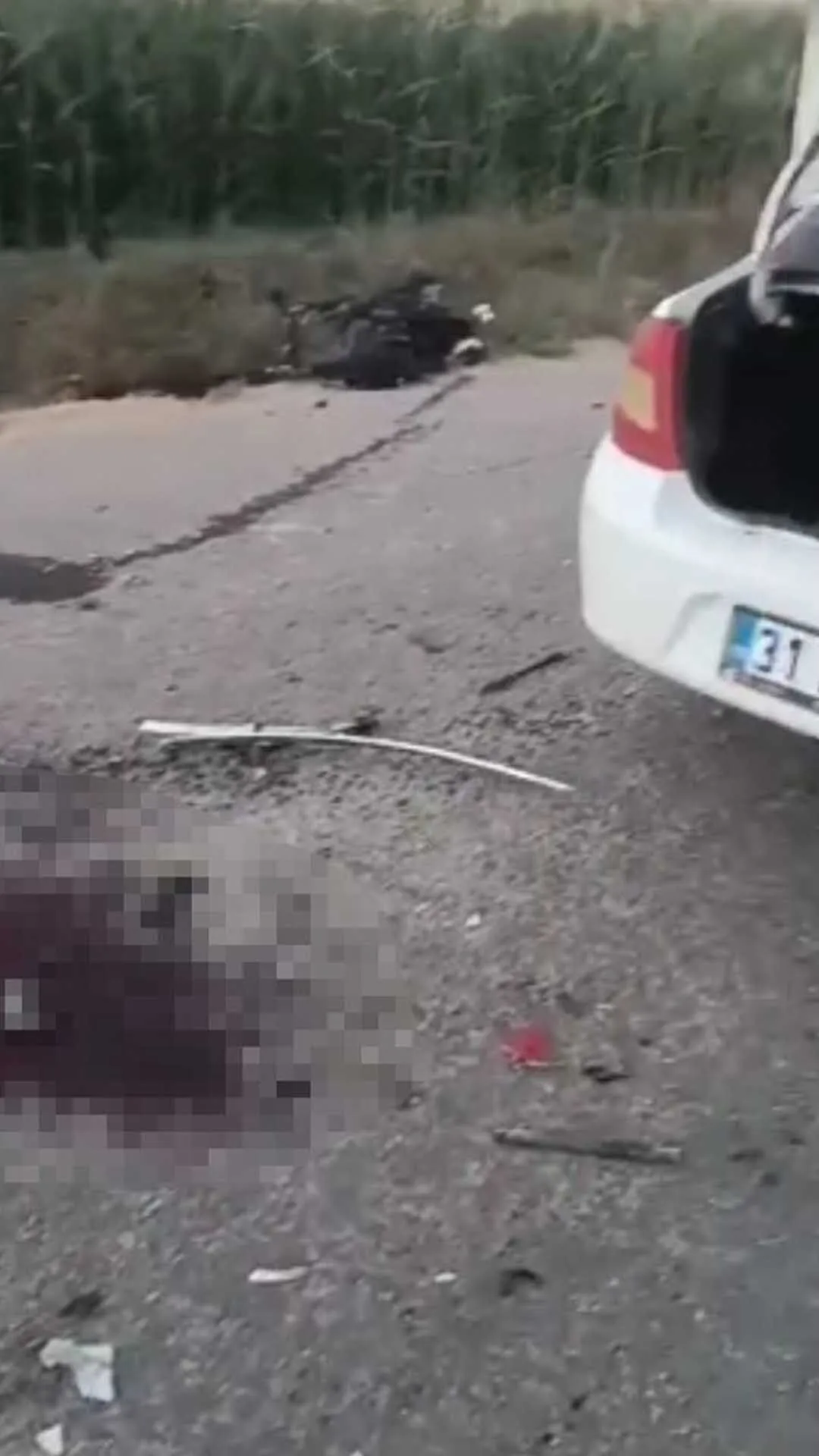 Otomobil Ile Motosikletin Carpistigi Kazada 14 Yasindaki Cocuk Surucu Oldu 3