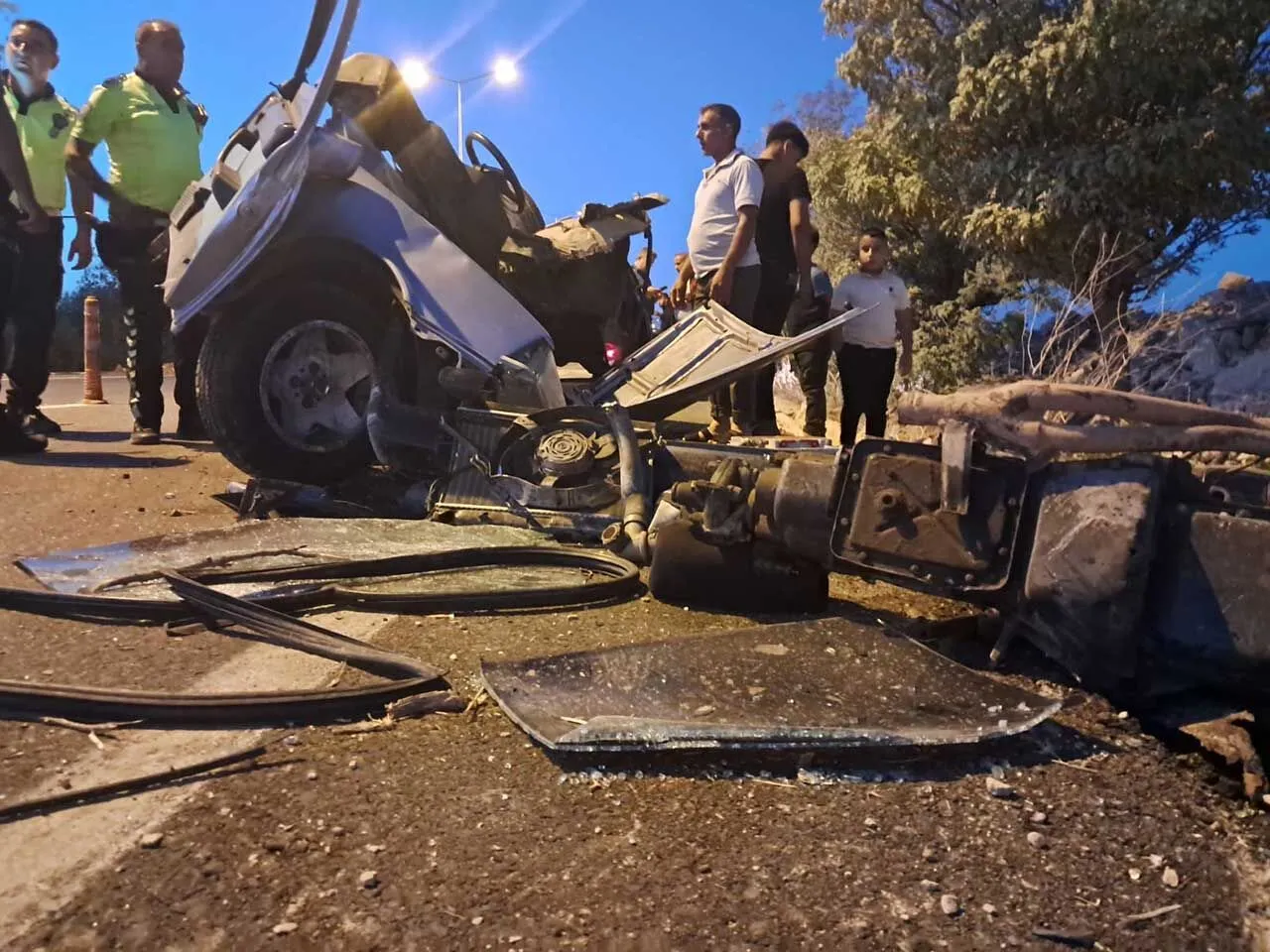 Tasa Carpan Eski Otomobil Hurdaya Dondu 2 Yarali 3