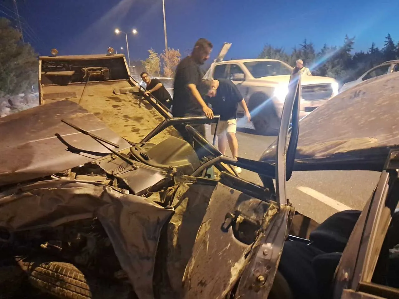 Tasa Carpan Eski Otomobil Hurdaya Dondu 2 Yarali 4