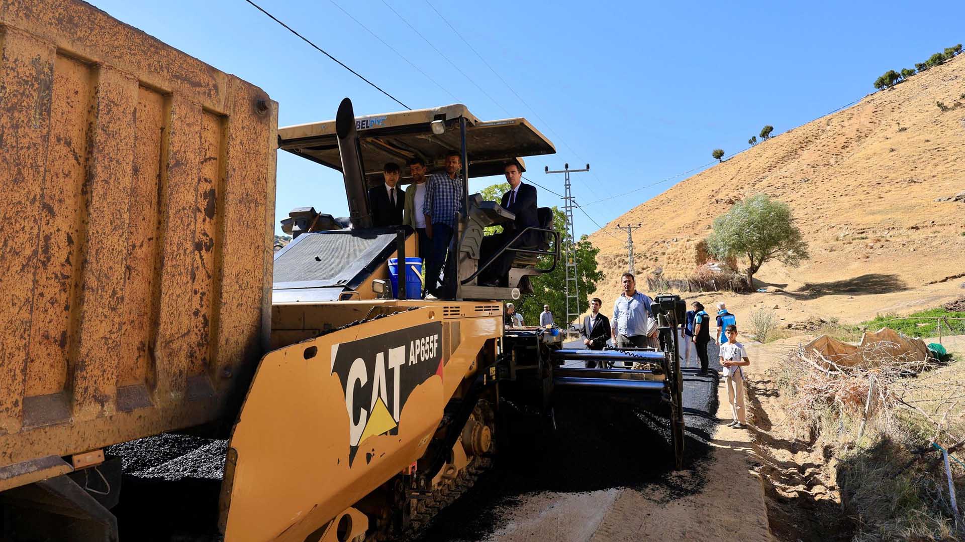 Vali Karakaya, Bitlis’te Grup Köy Yollarındaki Çalışmaları Inceledi 2