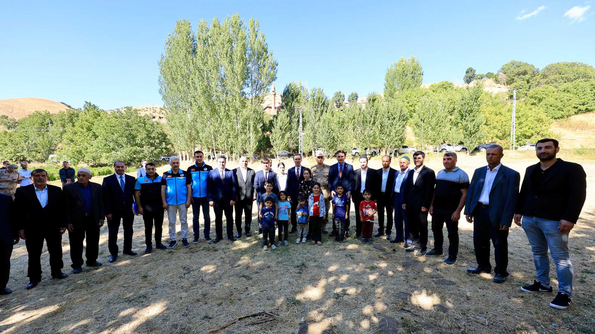 Vali Karakaya, Bitlis’te Grup Köy Yollarındaki Çalışmaları Inceledi 5