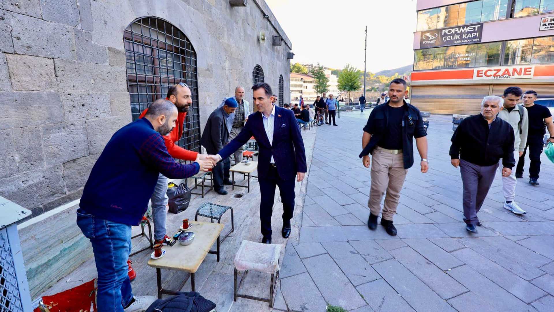 Vali Karakaya’dan Bitlis Çarşısı’na Ziyaret