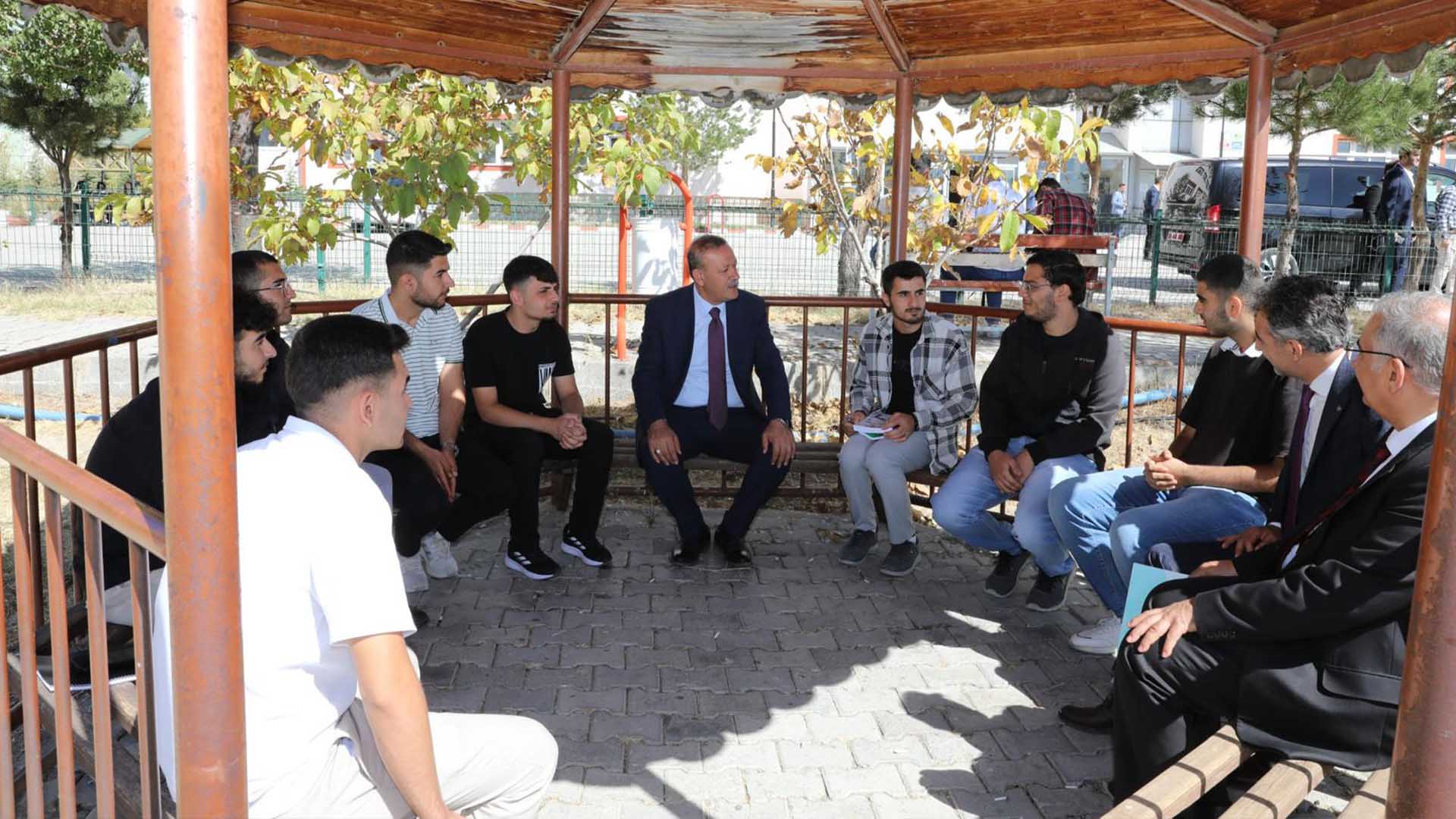 Bitlis Eren Üniversitesi Rektörü, Ahlat Ve Adilcevaz’da Oryantasyon Etkinliklerine Katıldı 2