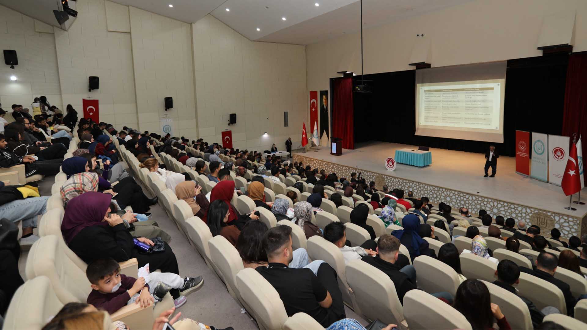 Bitlis Eren Üniversitesi’nde “Aileyi Yeniden Düşünmek” Konferansı Gerçekleştirildi 5