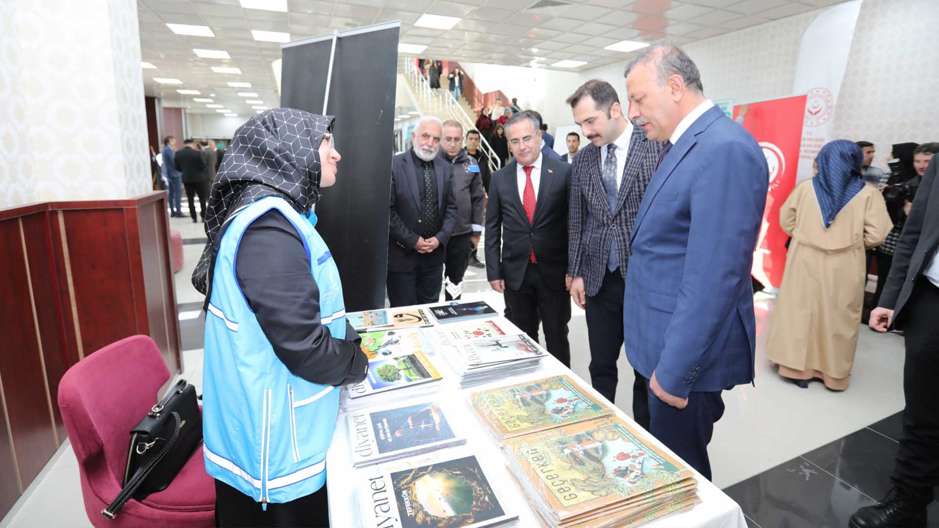 Bitlis Eren Üniversitesi’nde “Aileyi Yeniden Düşünmek” Konferansı Gerçekleştirildi 7