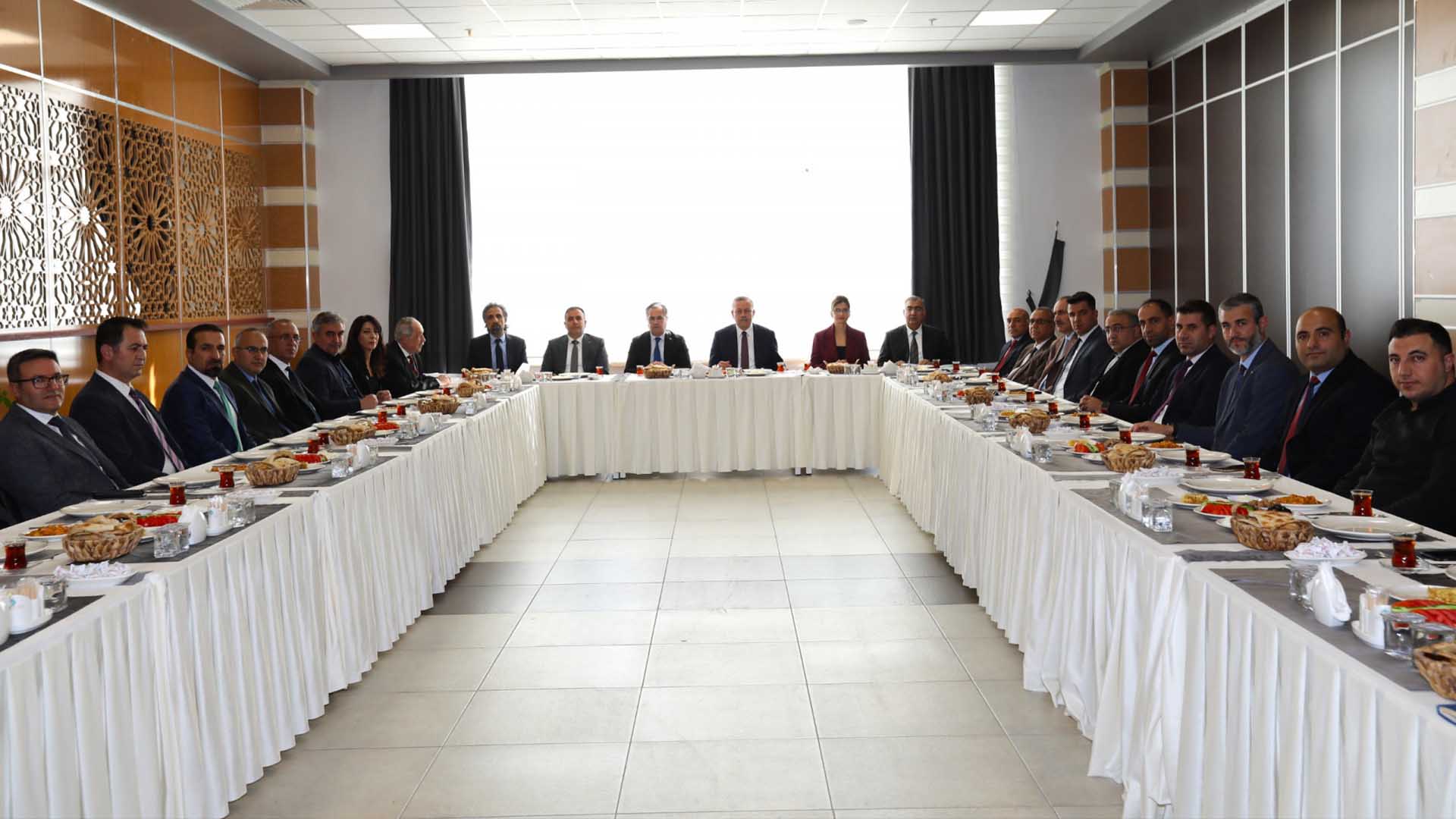 Bitlis Eren Üniversitesi’nde Danışma Kurulu Toplantısı Yapıldı