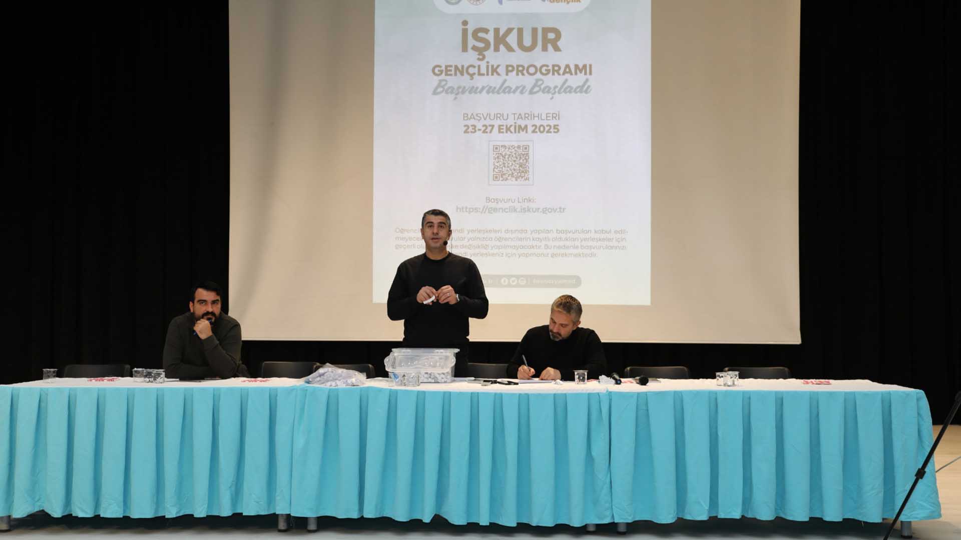 Bitlis Eren Üniversitesi'nde İşkur Gençlik Programı Kura Çekimi Noter Huzurunda Yapıldı