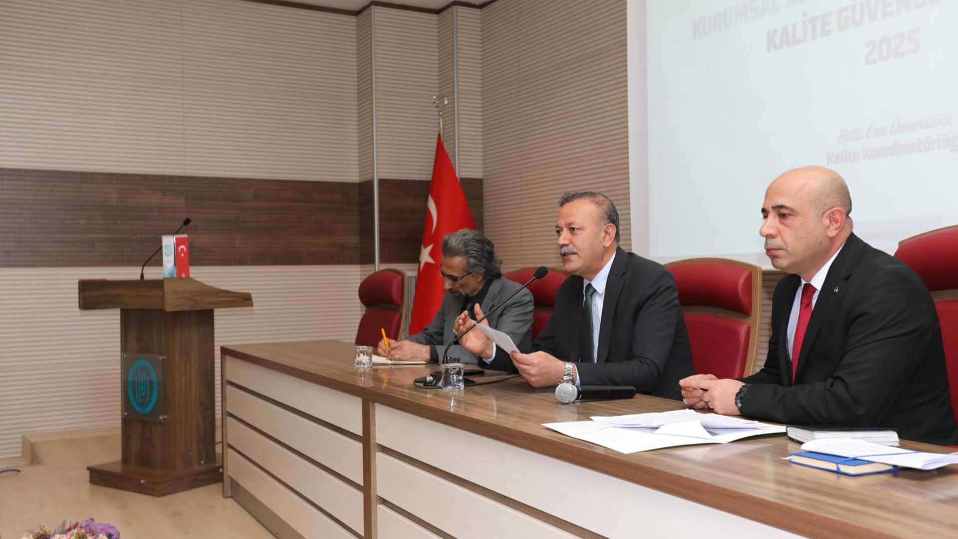 Bitlis Eren Üniversitesi’nde Kurumsal Akreditasyon Öncesi Değerlendirme Toplantısı 1