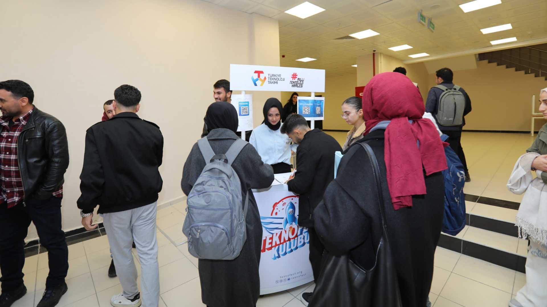 Bitlis Eren Üniversitesi’nde “Millî Teknoloji Hamlesi” Tanıtım Programı Düzenlendi 7