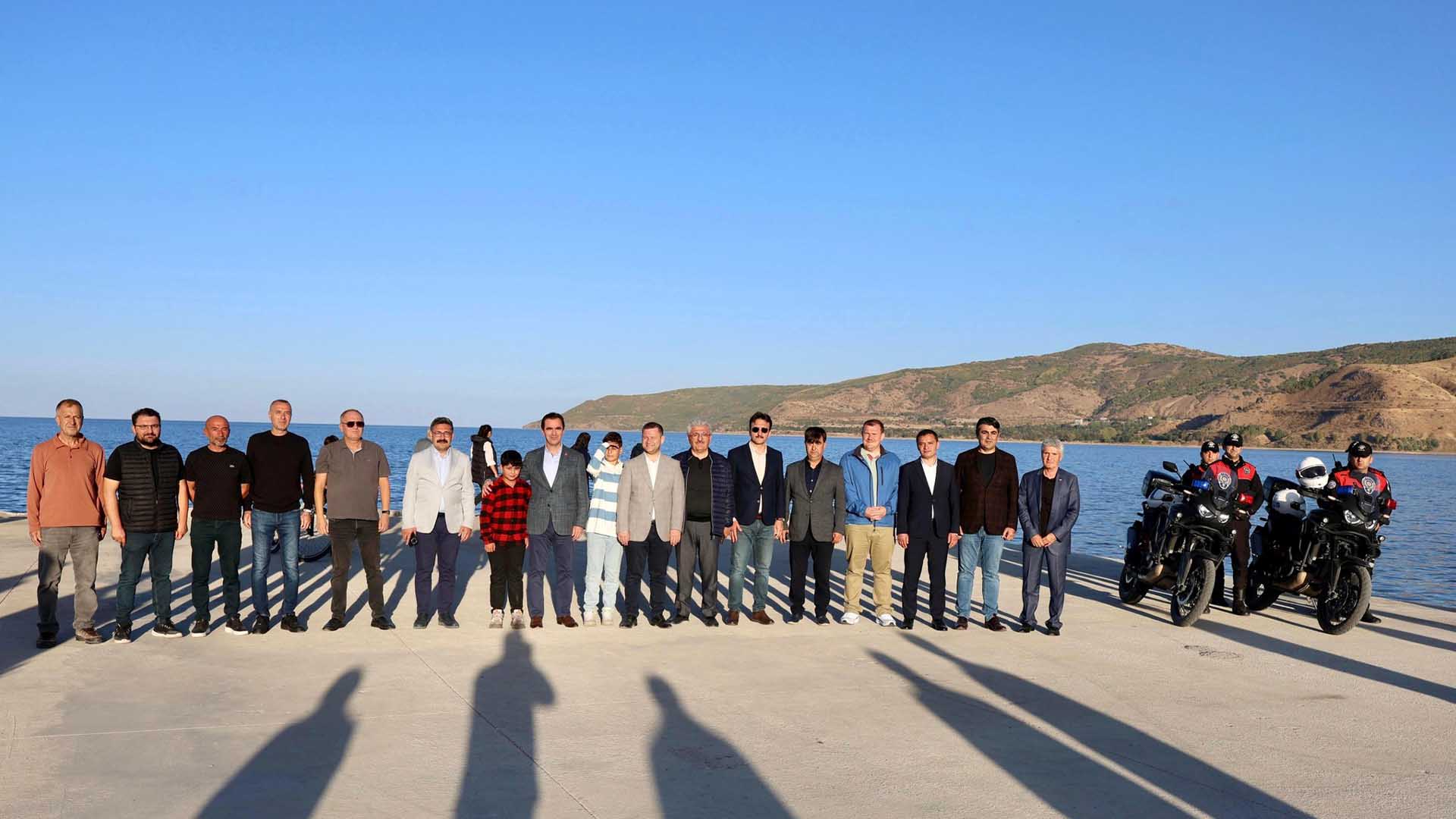 Bitlis Valisi Karakaya, Tatvan’da Vatandaşlarla Buluştu 3