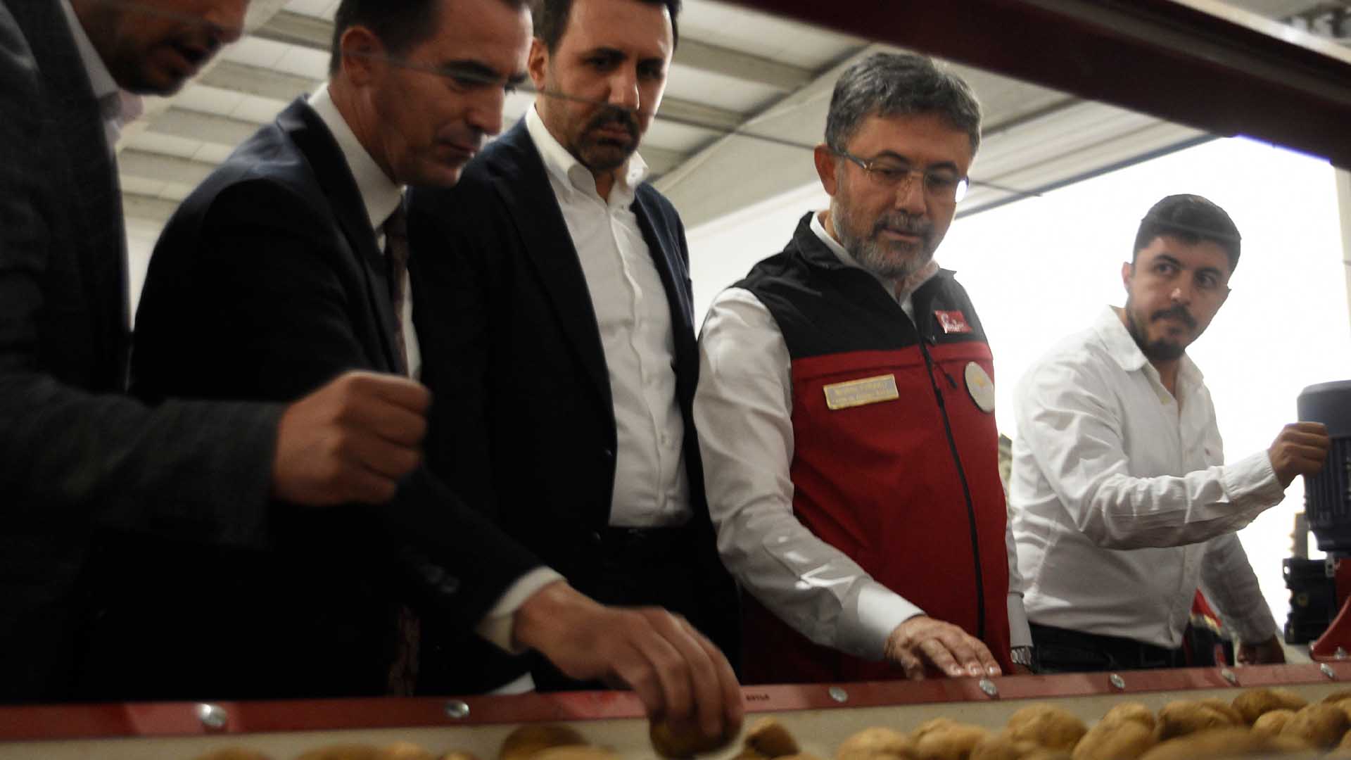 Bitlis'e Gelen Bakan Yumaklı, “Geçen Yıl 32,6 Milyar Dolar Tarım Ihracatı Gerçekleştirdik” 2